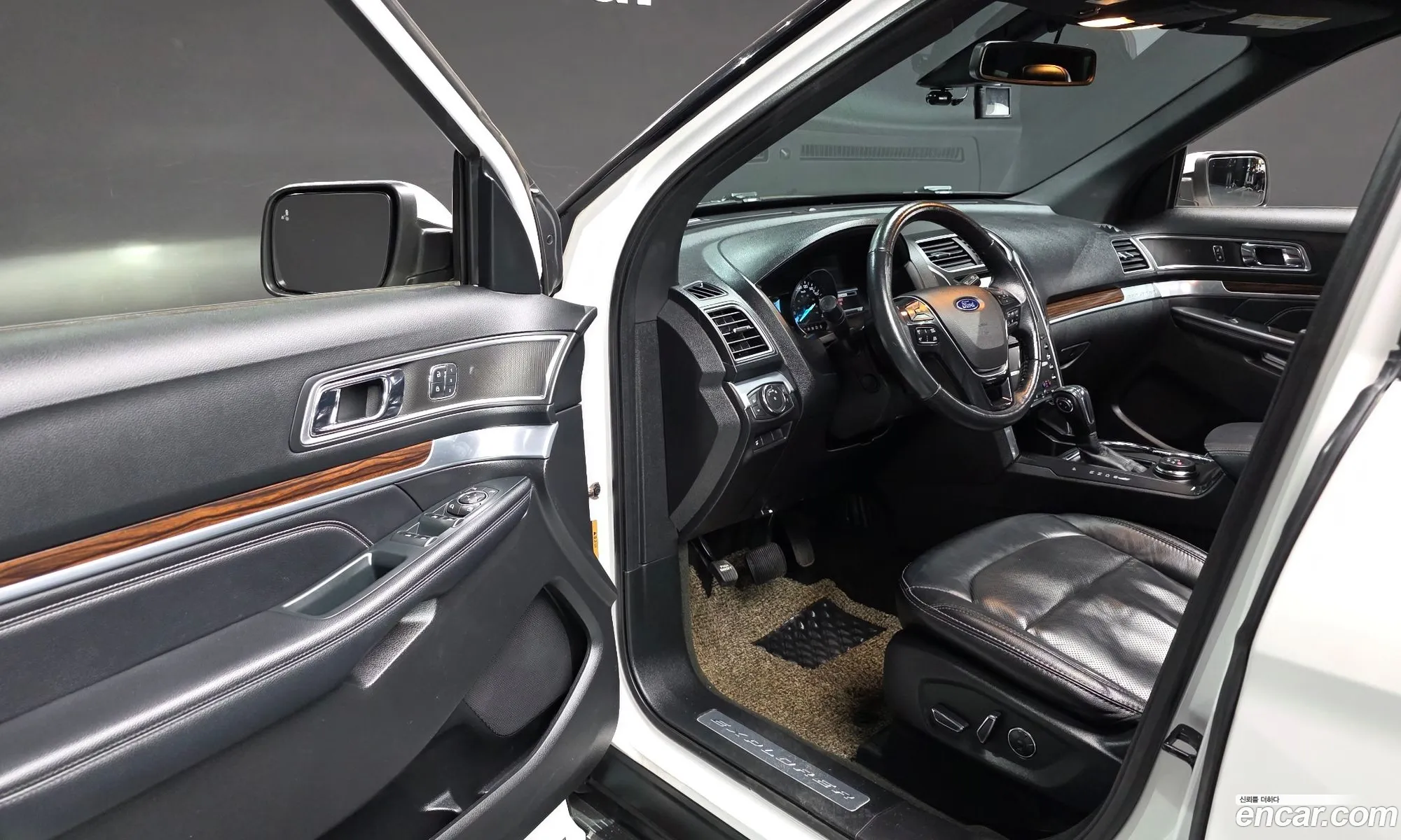 Ford Explorer 2018 1FM5K8FH0JGA49442 — 16