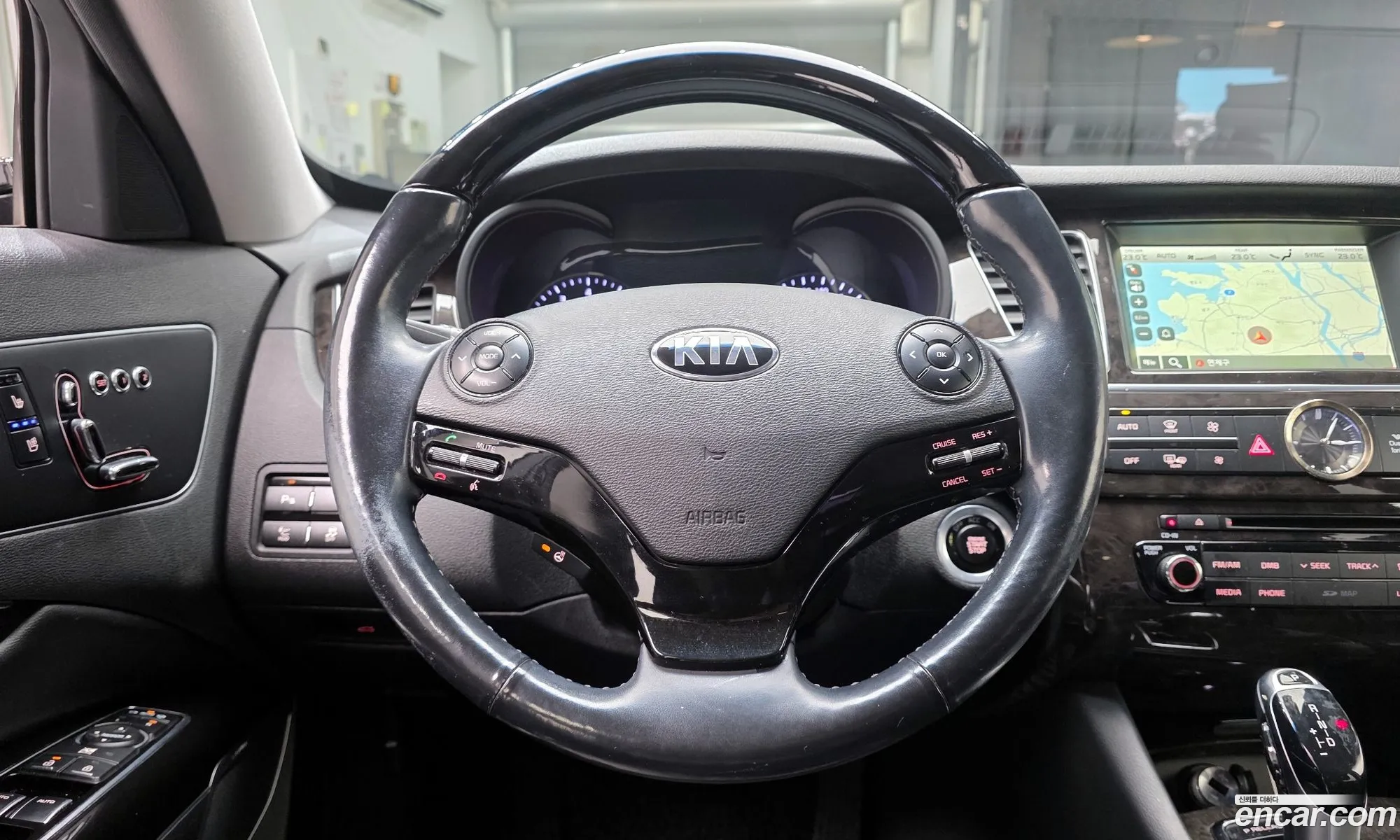 Kia K9 2015 — 10