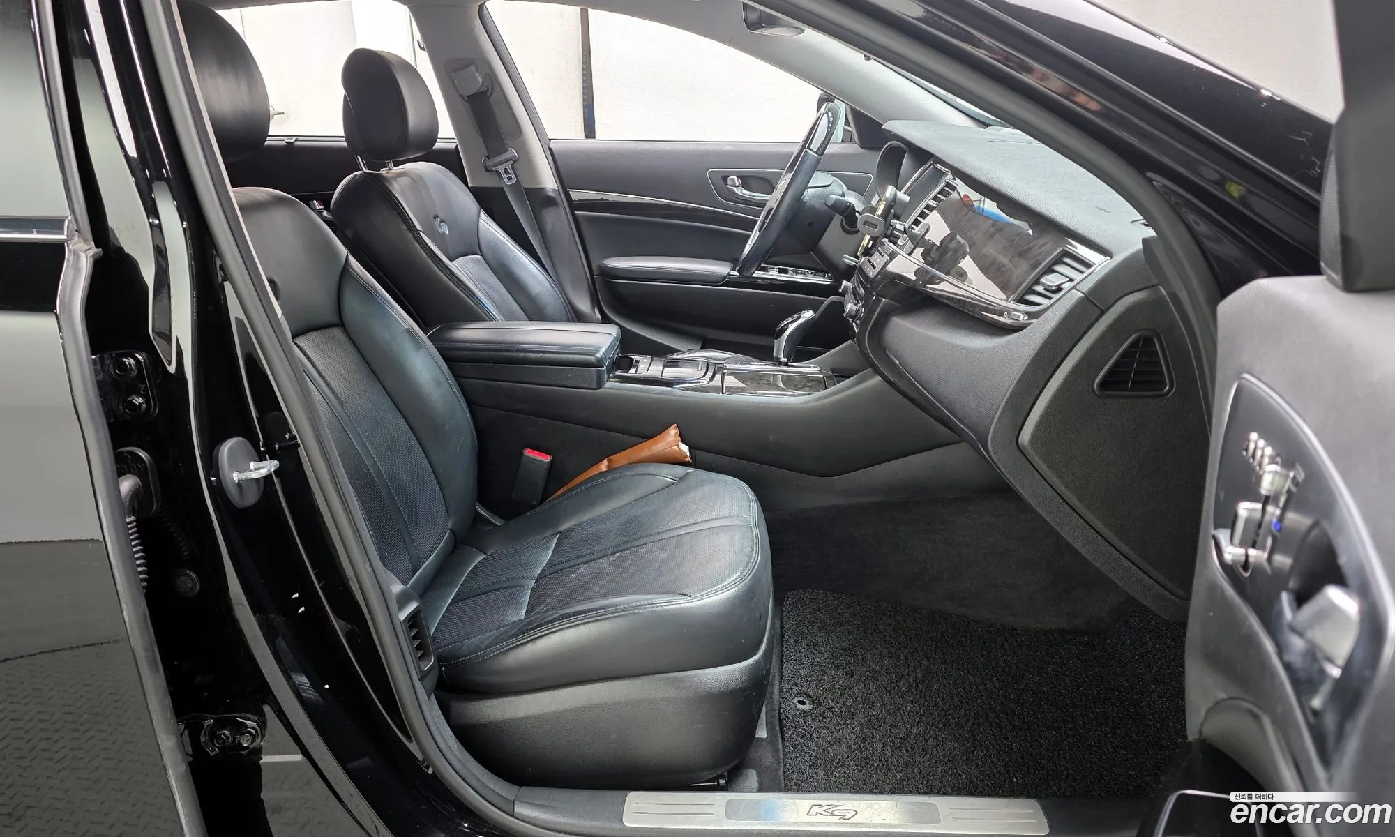 Kia K9 2015 — 9