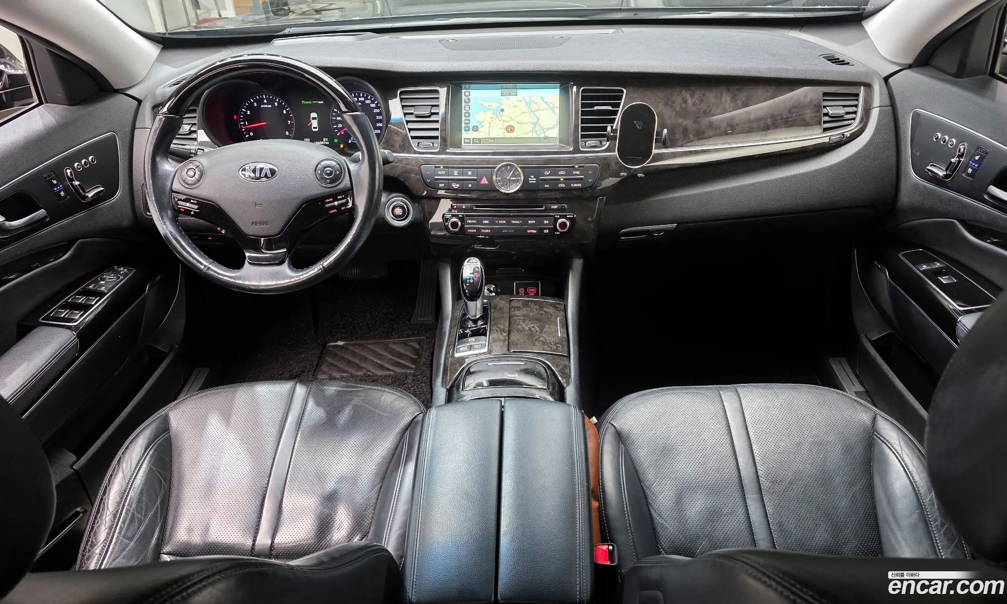 Kia K9 2015 — 12