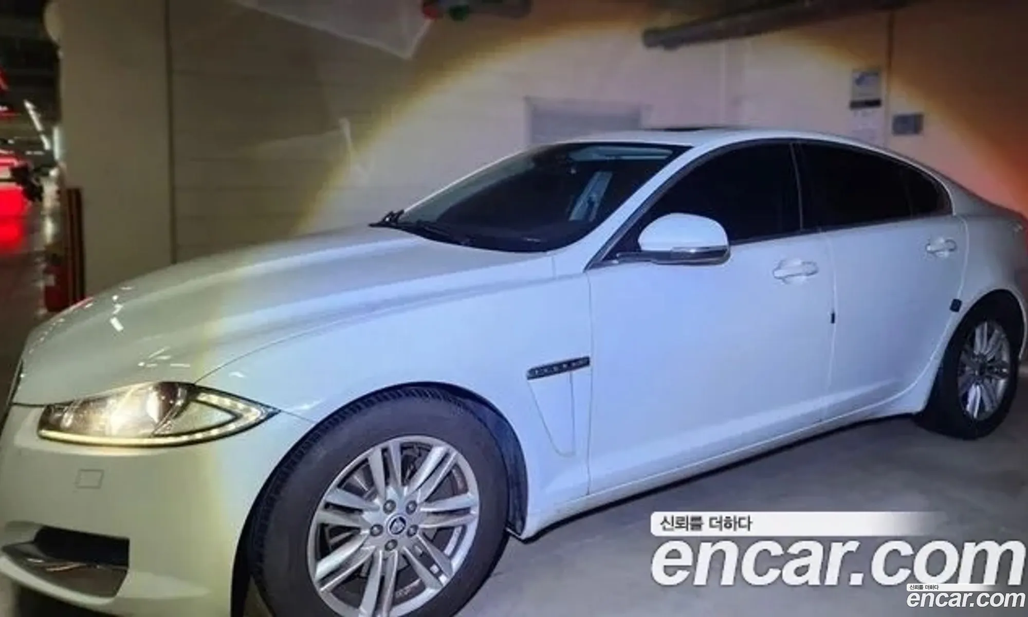 Jaguar XF 2012 — 15