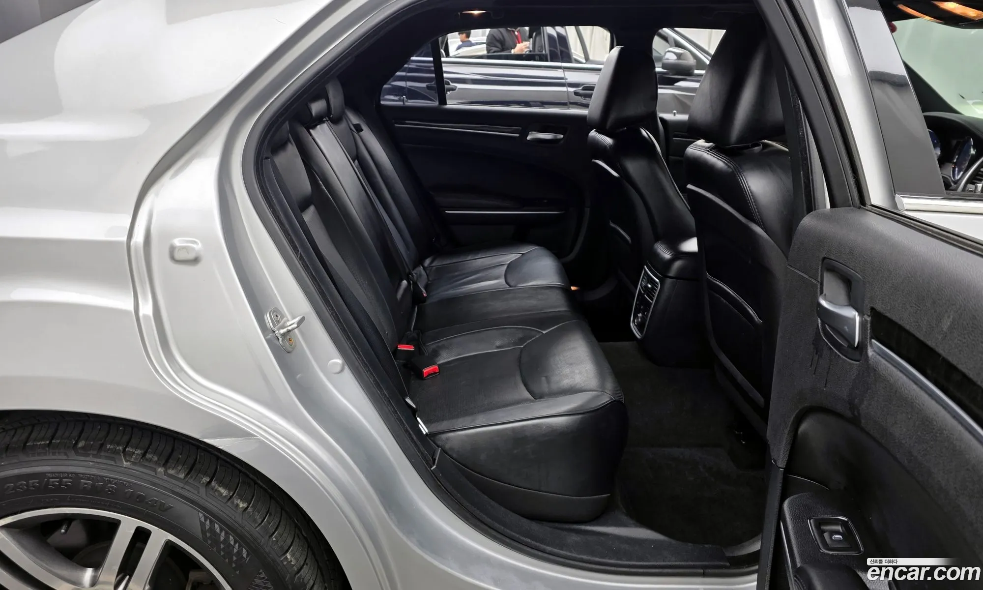 Chrysler 300C 2012 2C3CCACM7CH307341 — 4