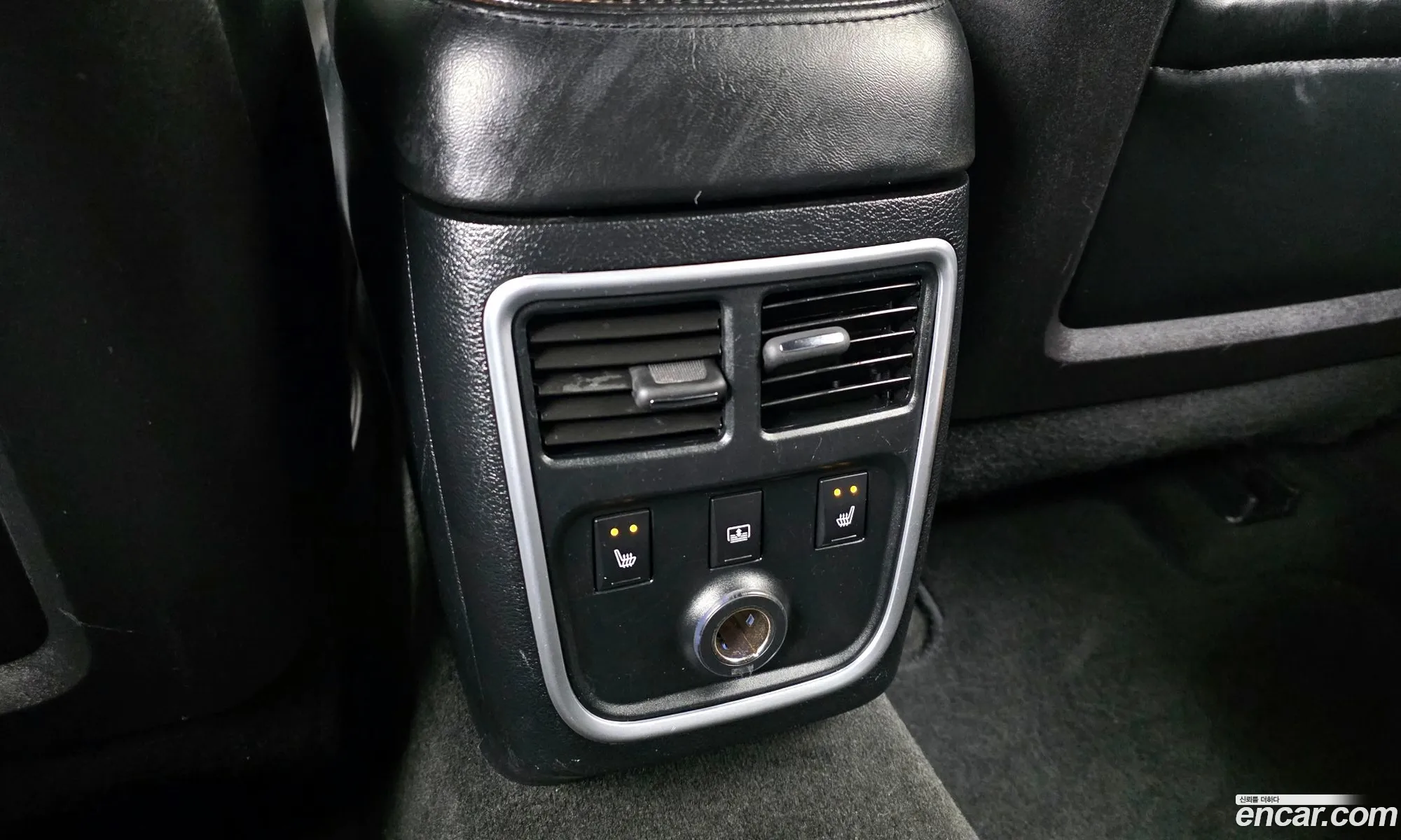 Chrysler 300C 2012 2C3CCACM7CH307341 — 17