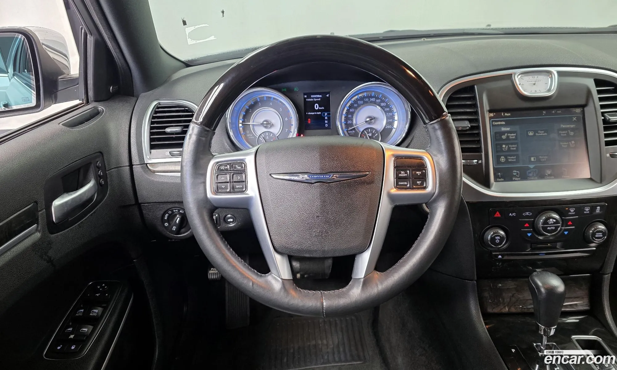 Chrysler 300C 2012 2C3CCACM7CH307341 — 12