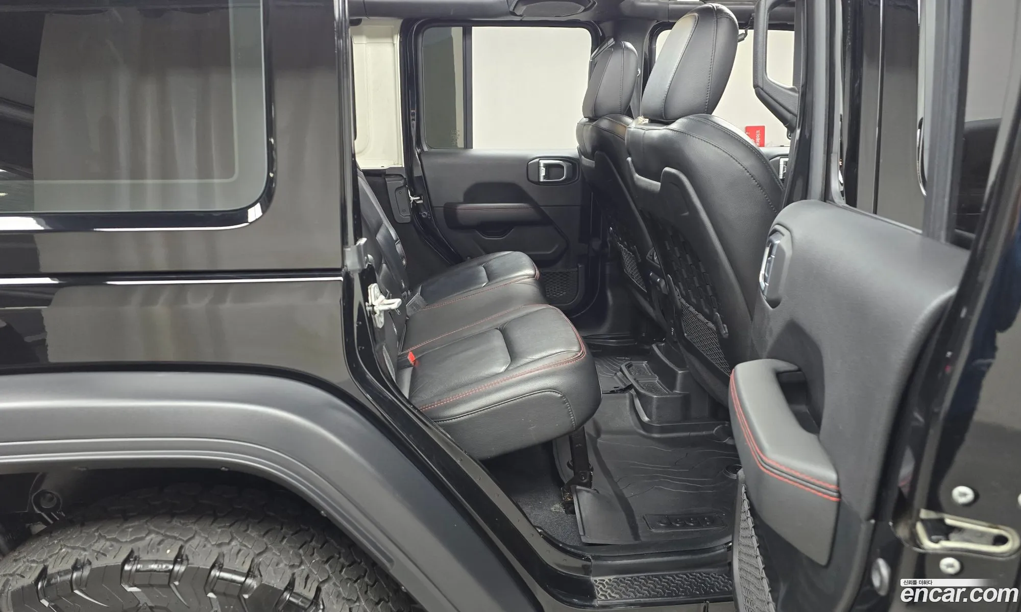 Jeep Wrangler 2020 — 15