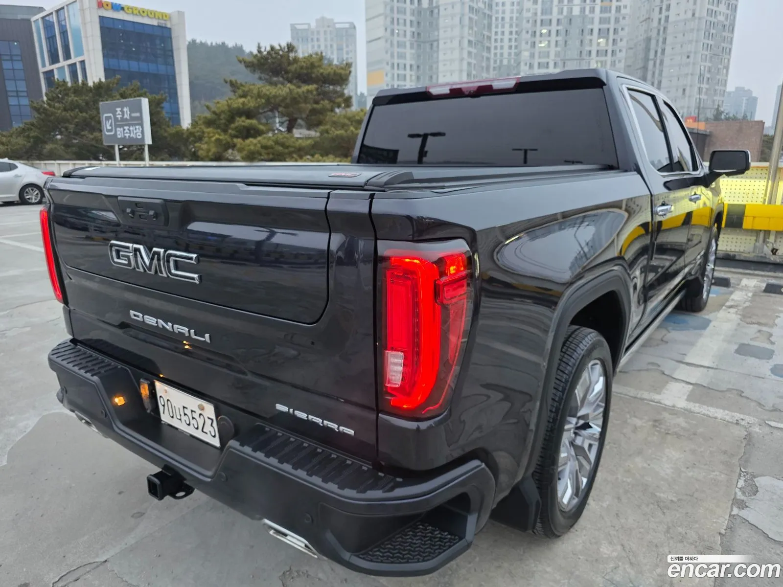 GMC Sierra 2023 — 10