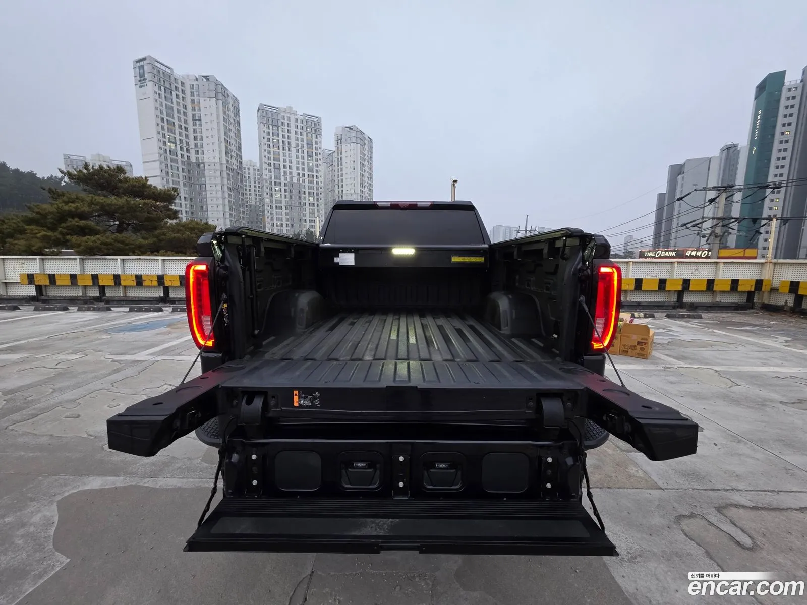 GMC Sierra 2023 — 18