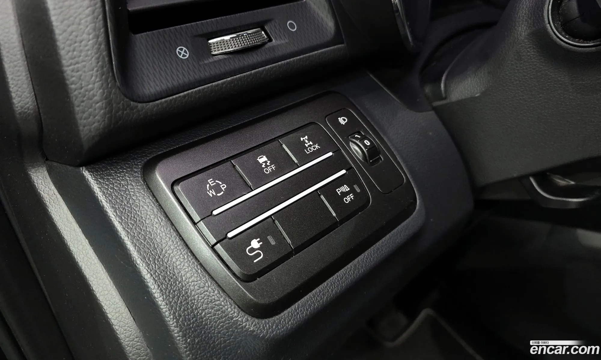 KG Mobility (SsangYong) Tivoli Air 2016 — 18