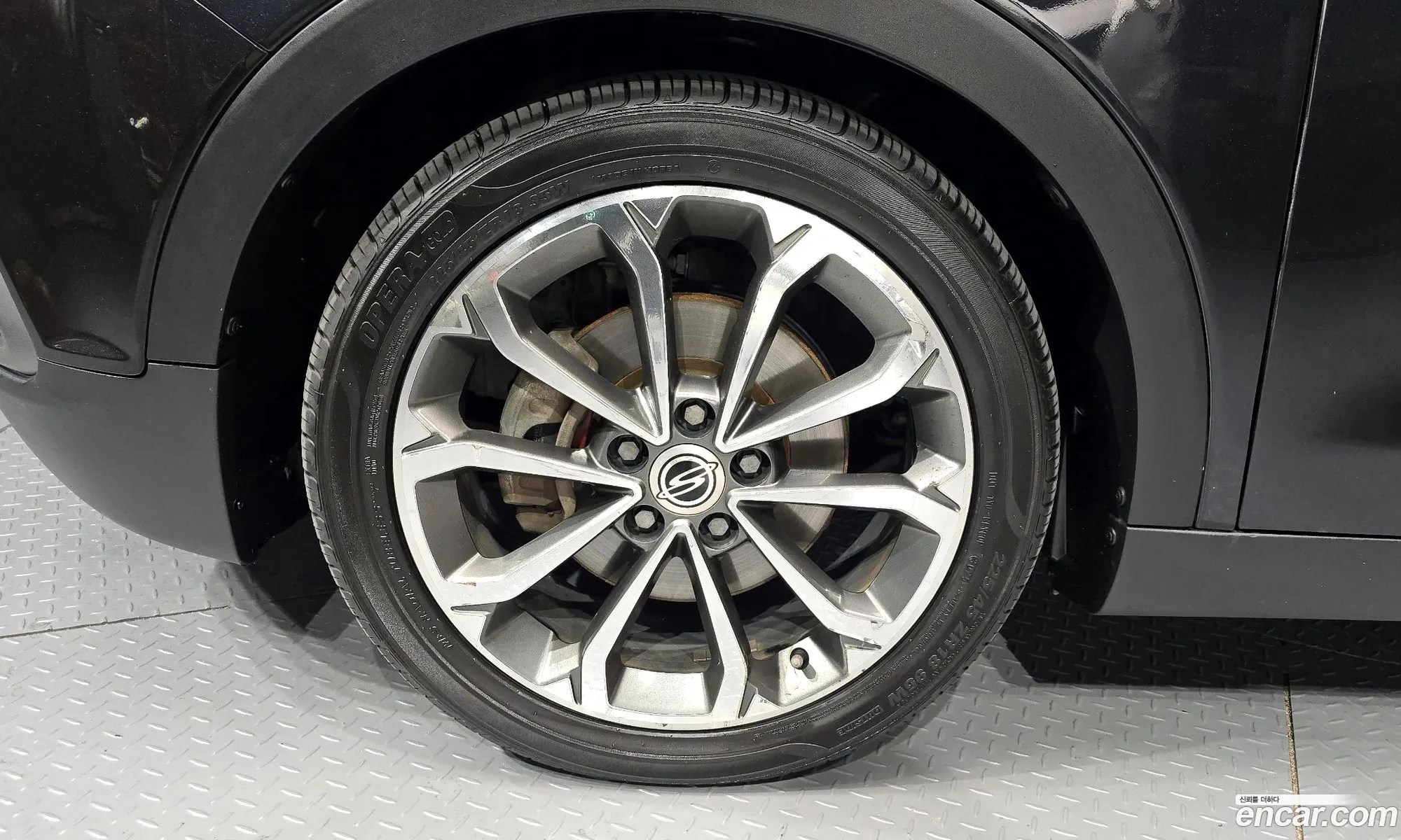 KG Mobility (SsangYong) Tivoli Air 2016 — 6
