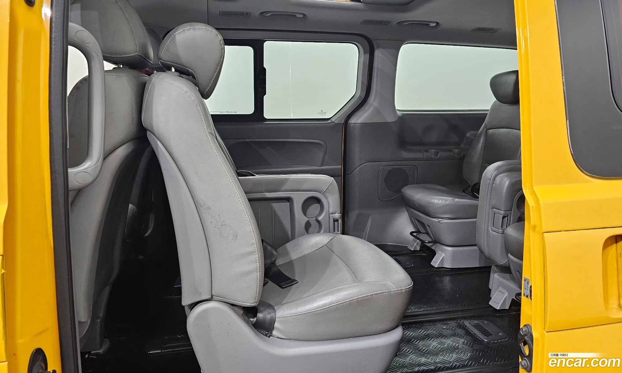 Hyundai Grand Starex 2013 — 18