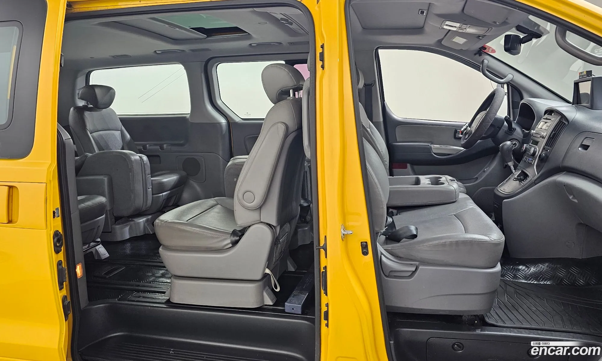Hyundai Grand Starex 2013 — 20