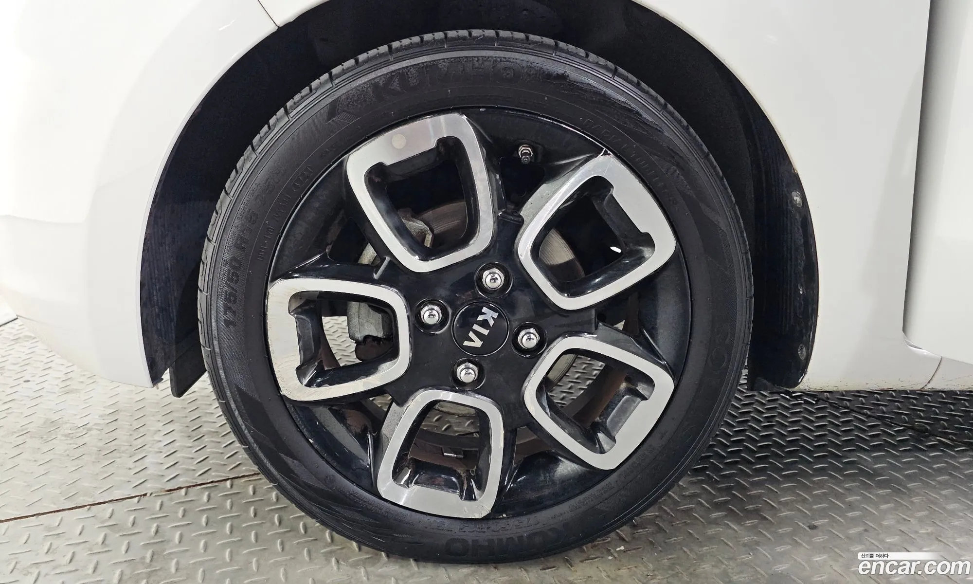 Kia Ray 2019 KNACK811BKT201234 — 12