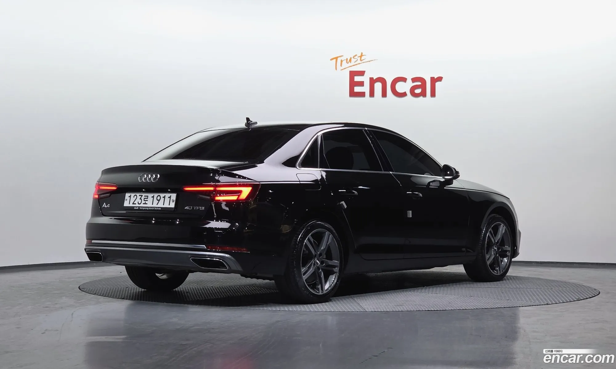 Audi A4 2019 WAUZZZF44KA123385 — 18