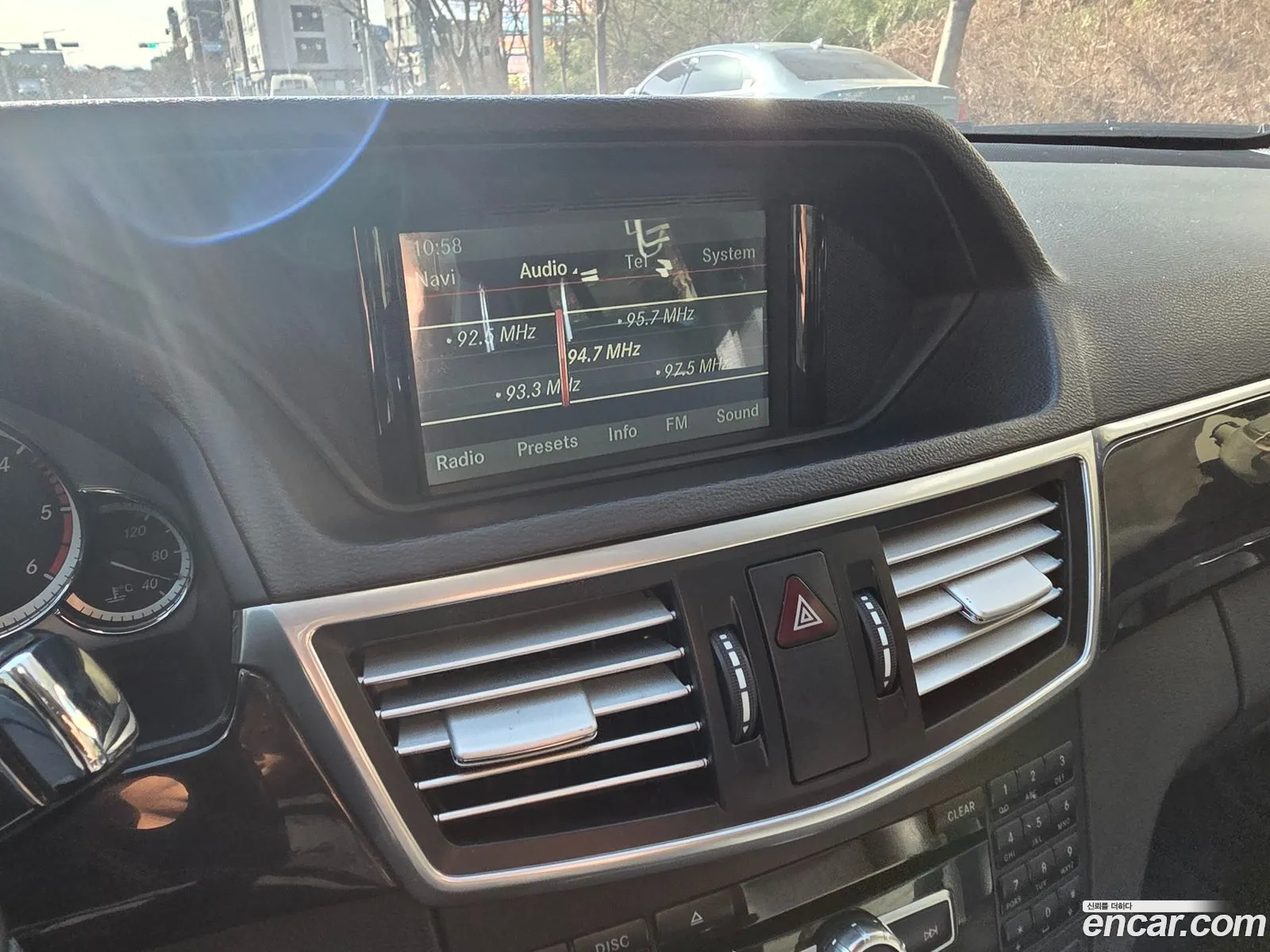 Mercedes-Benz E-Class W212 2013 — 17