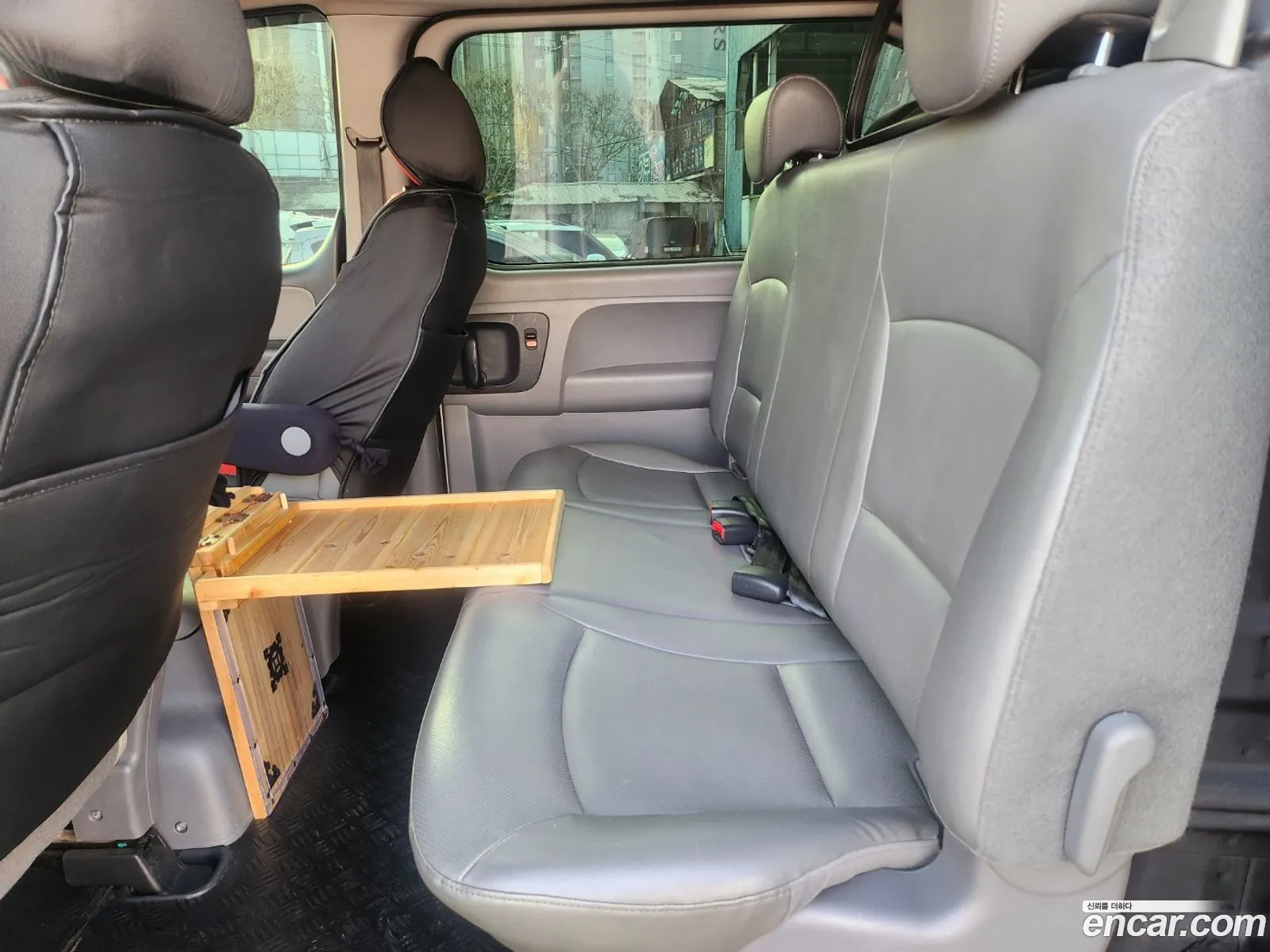 Hyundai Grand Starex 2012 — 17