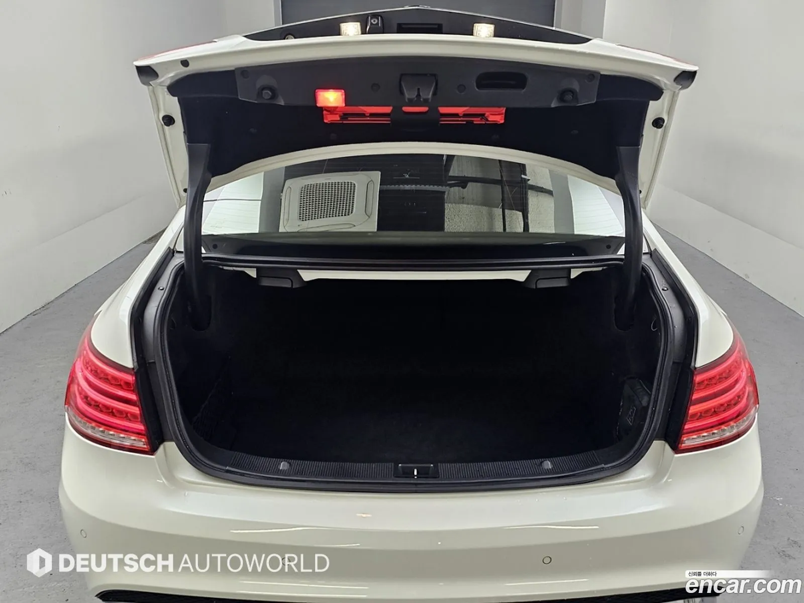 Mercedes-Benz E-Class W212 2014 — 19