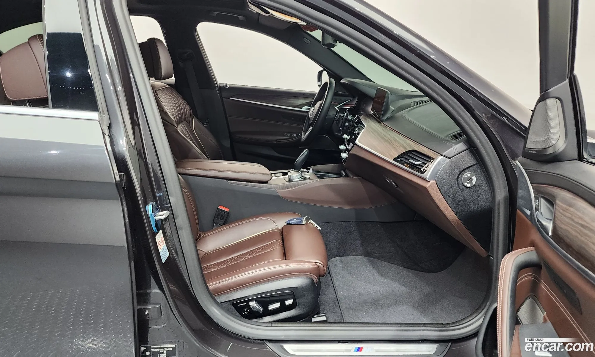 BMW 5 Series 2020 WBAJK9103LCE84038 — 7