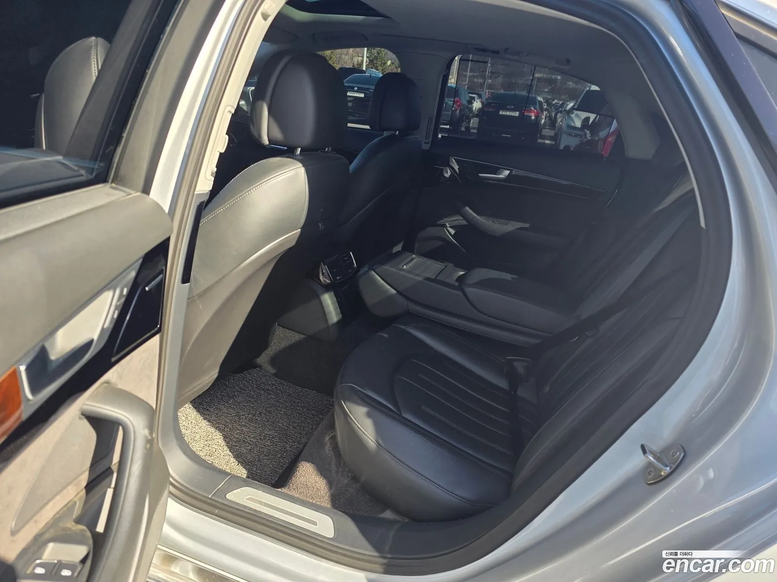 Audi A8 2011 — 10