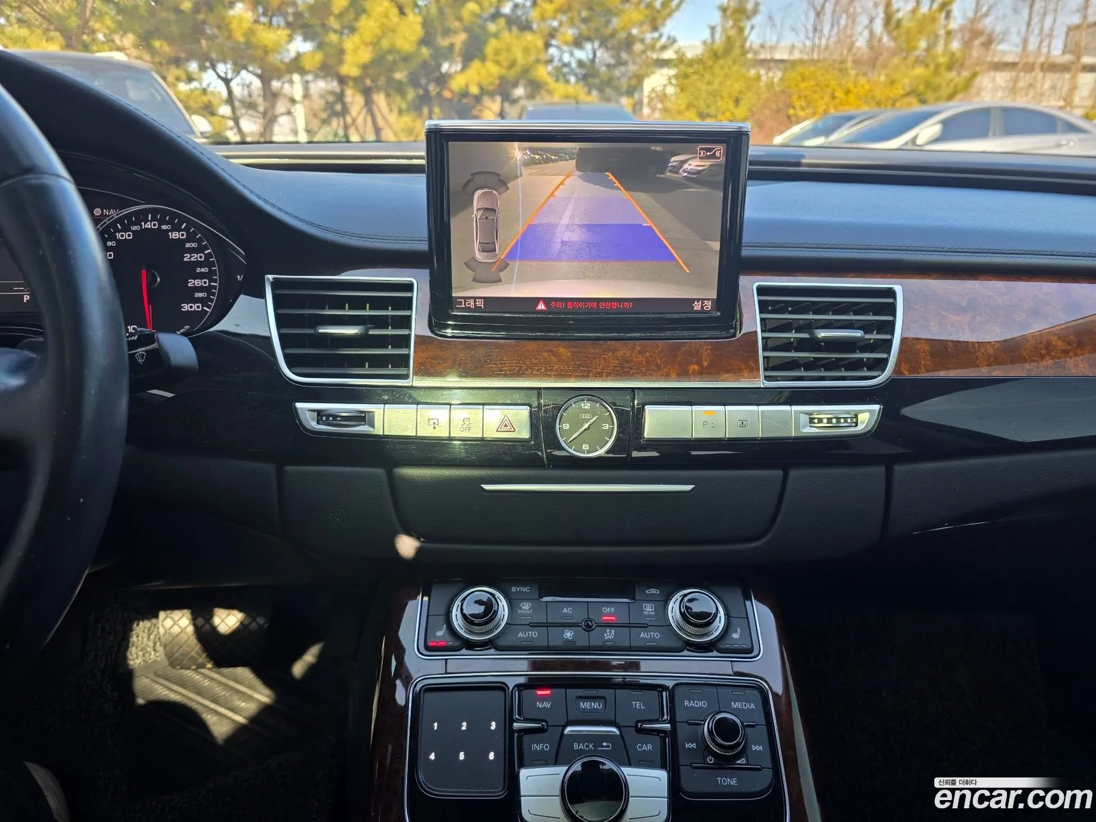 Audi A8 2011 — 3
