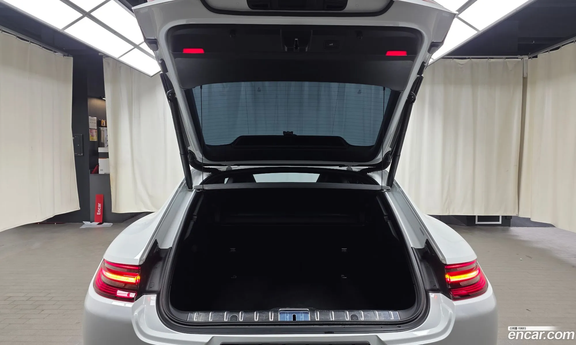 Porsche Panamera 2018 WP0AB2979JL133995 — 2