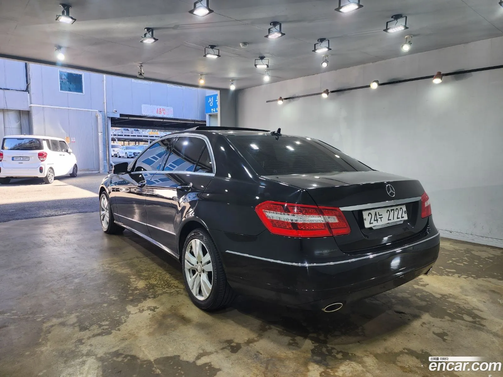 Mercedes-Benz E-Class W212 2013 — 12