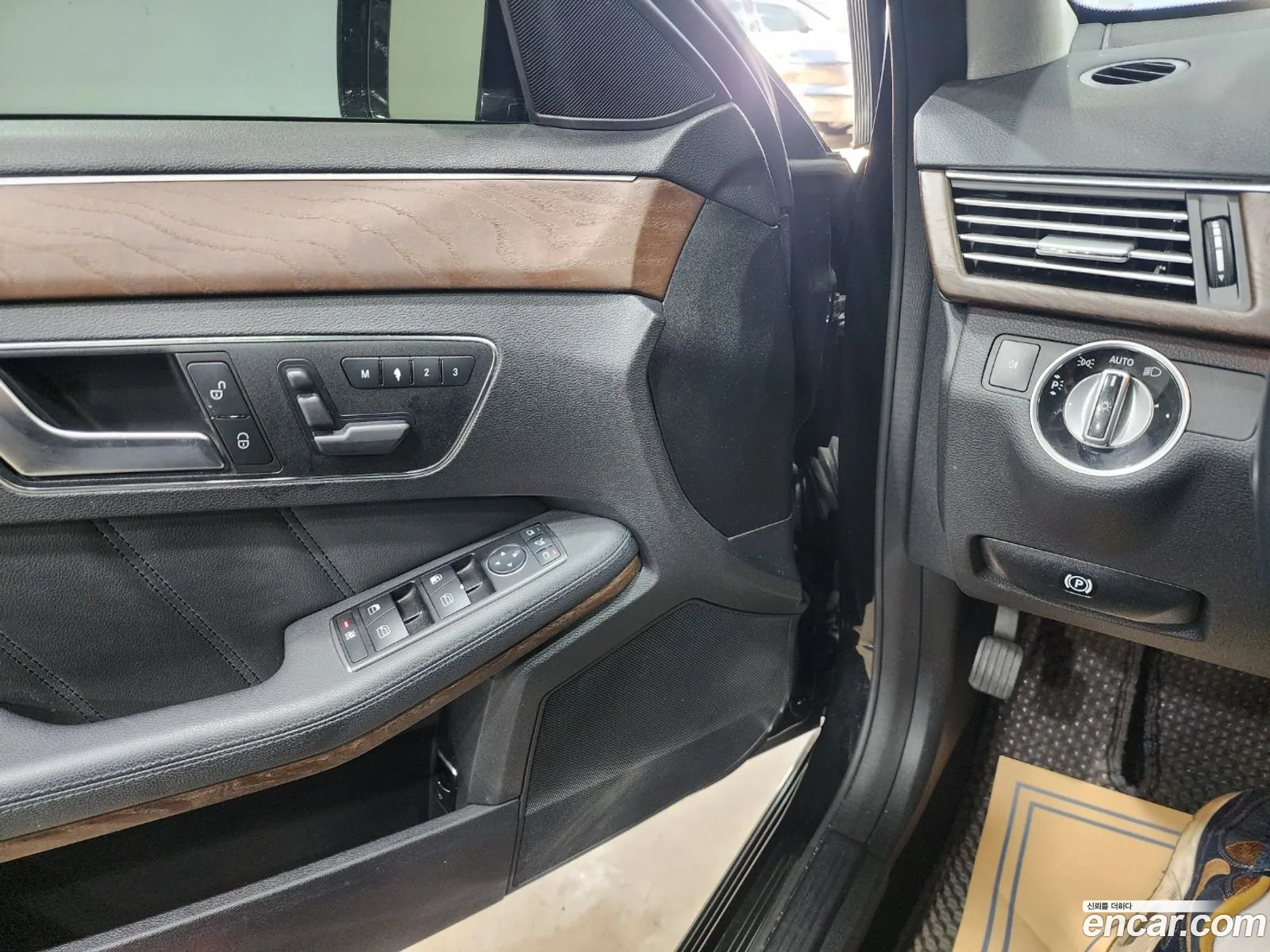 Mercedes-Benz E-Class W212 2013 — 11