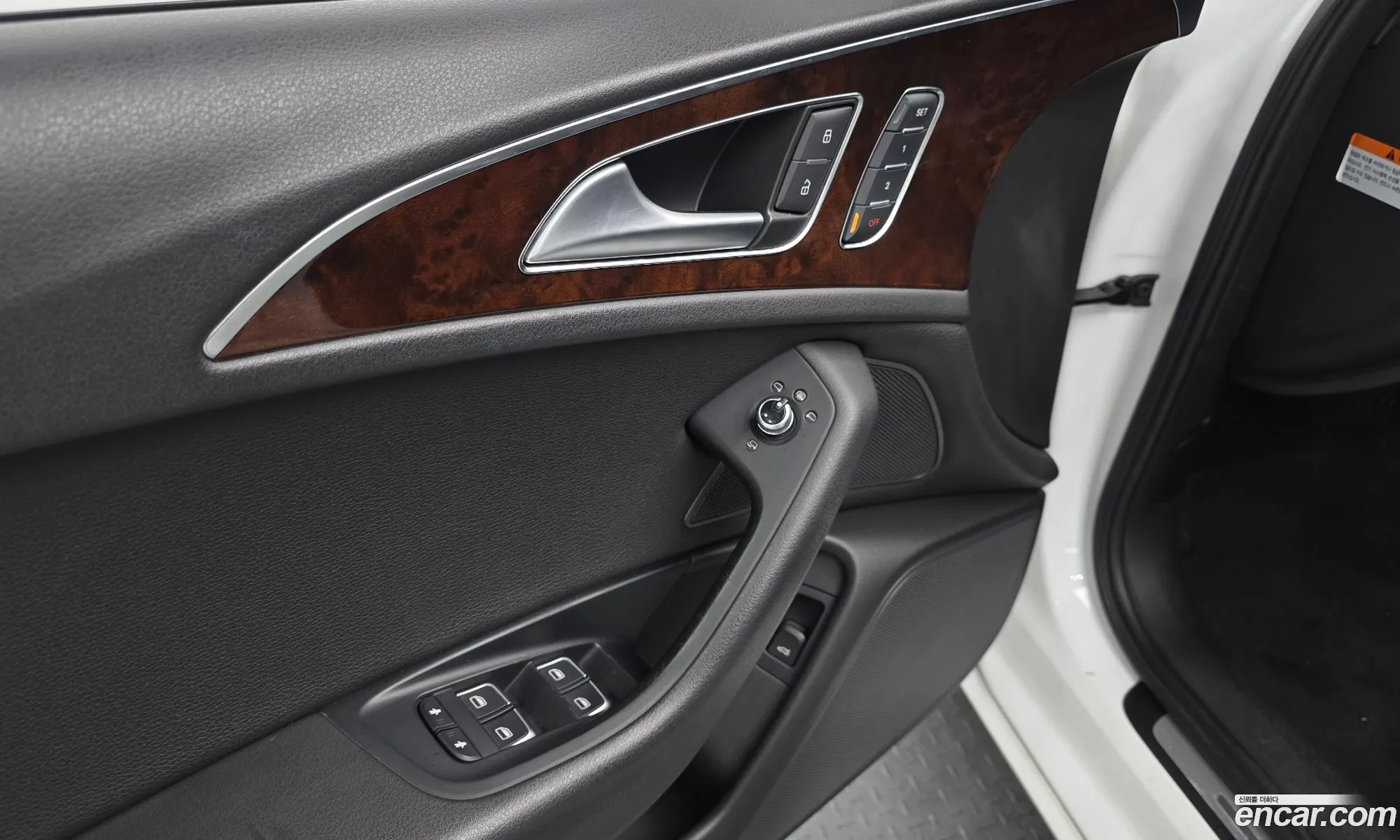 Audi A6 2015 — 19