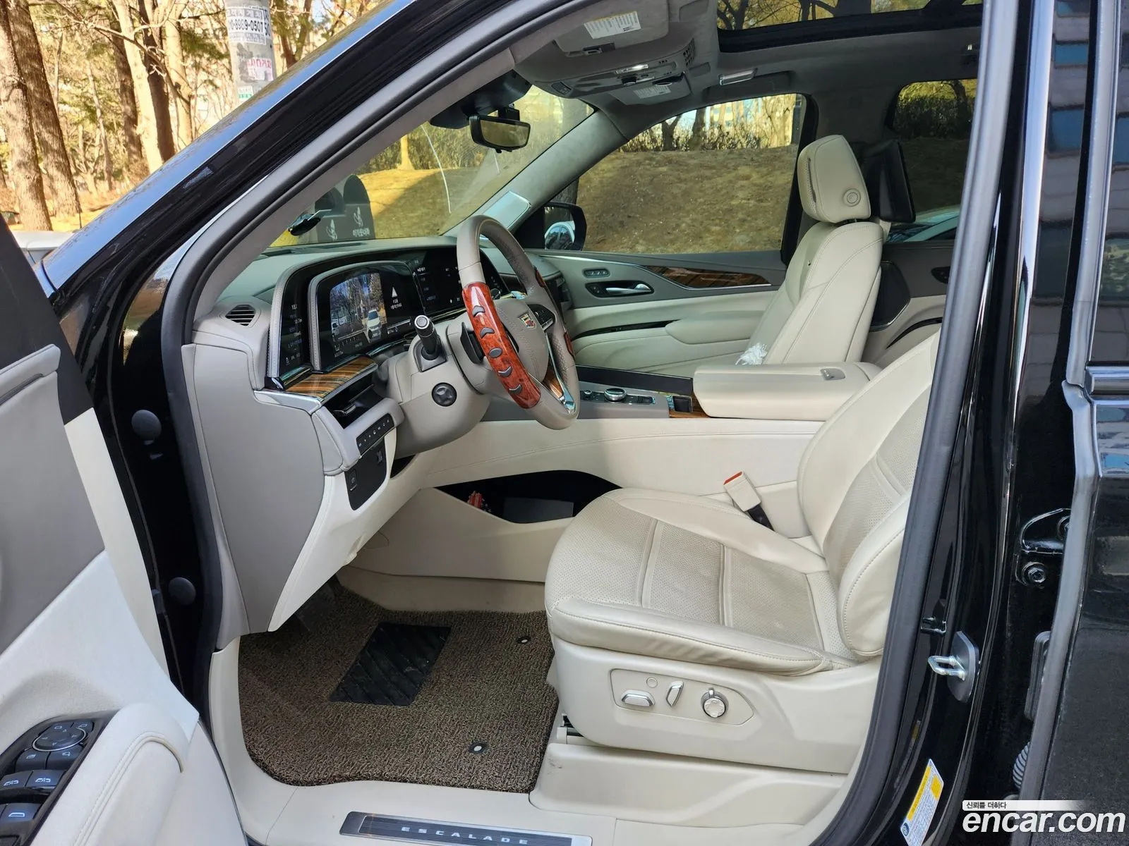 Cadillac Escalade 2023 — 8