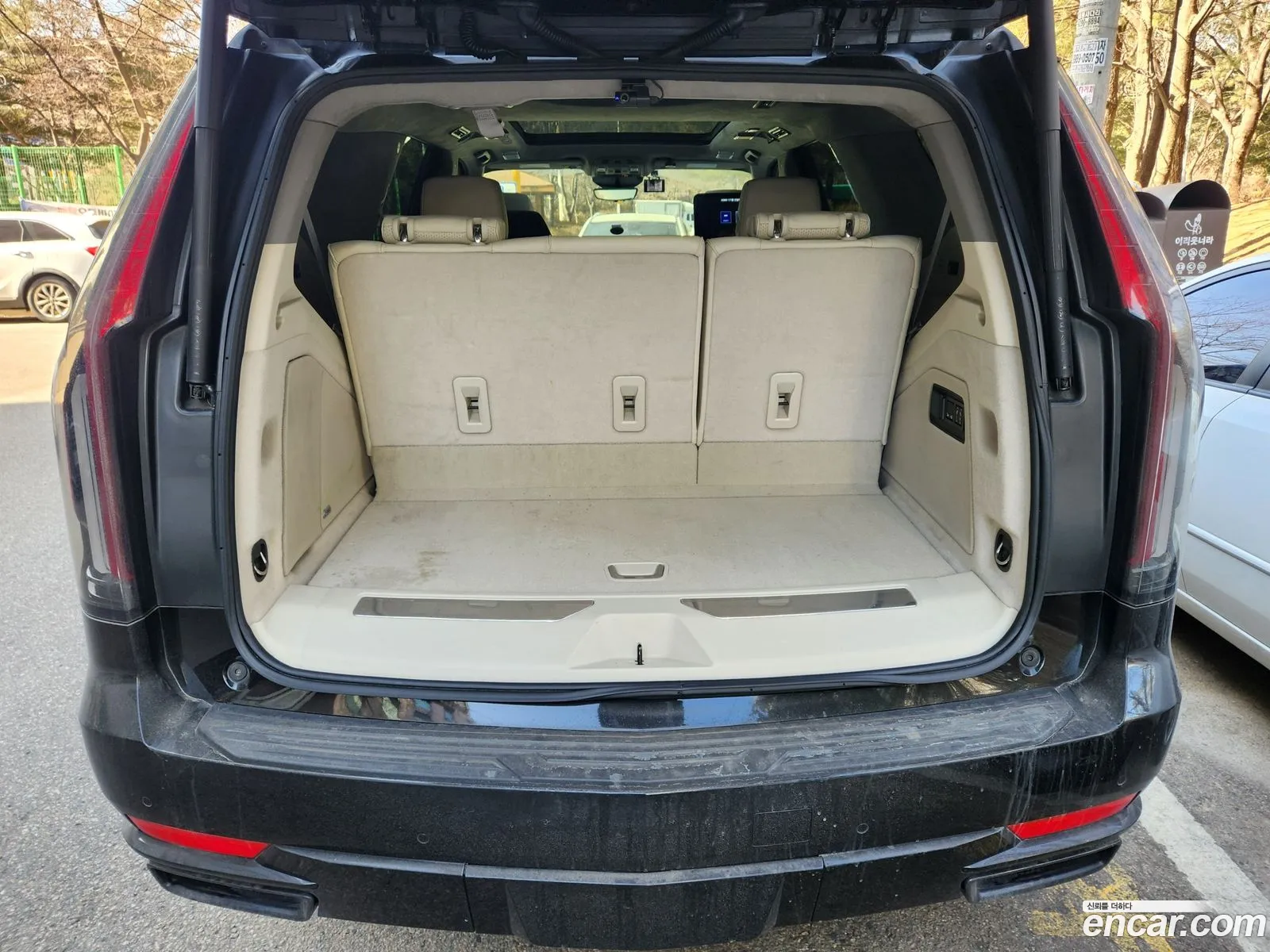Cadillac Escalade 2023 — 4