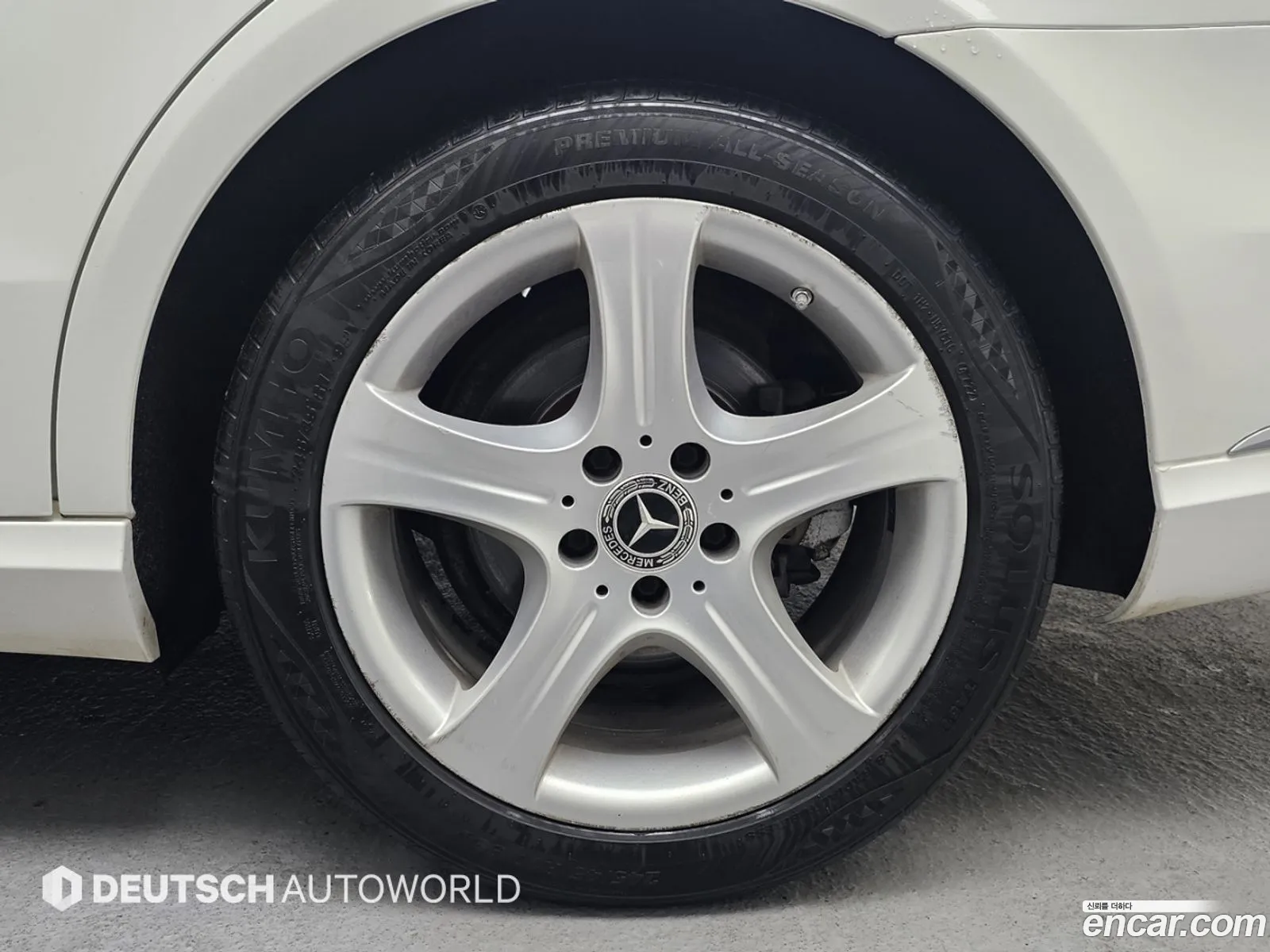 Mercedes-Benz E-Class W212 2014 — 18