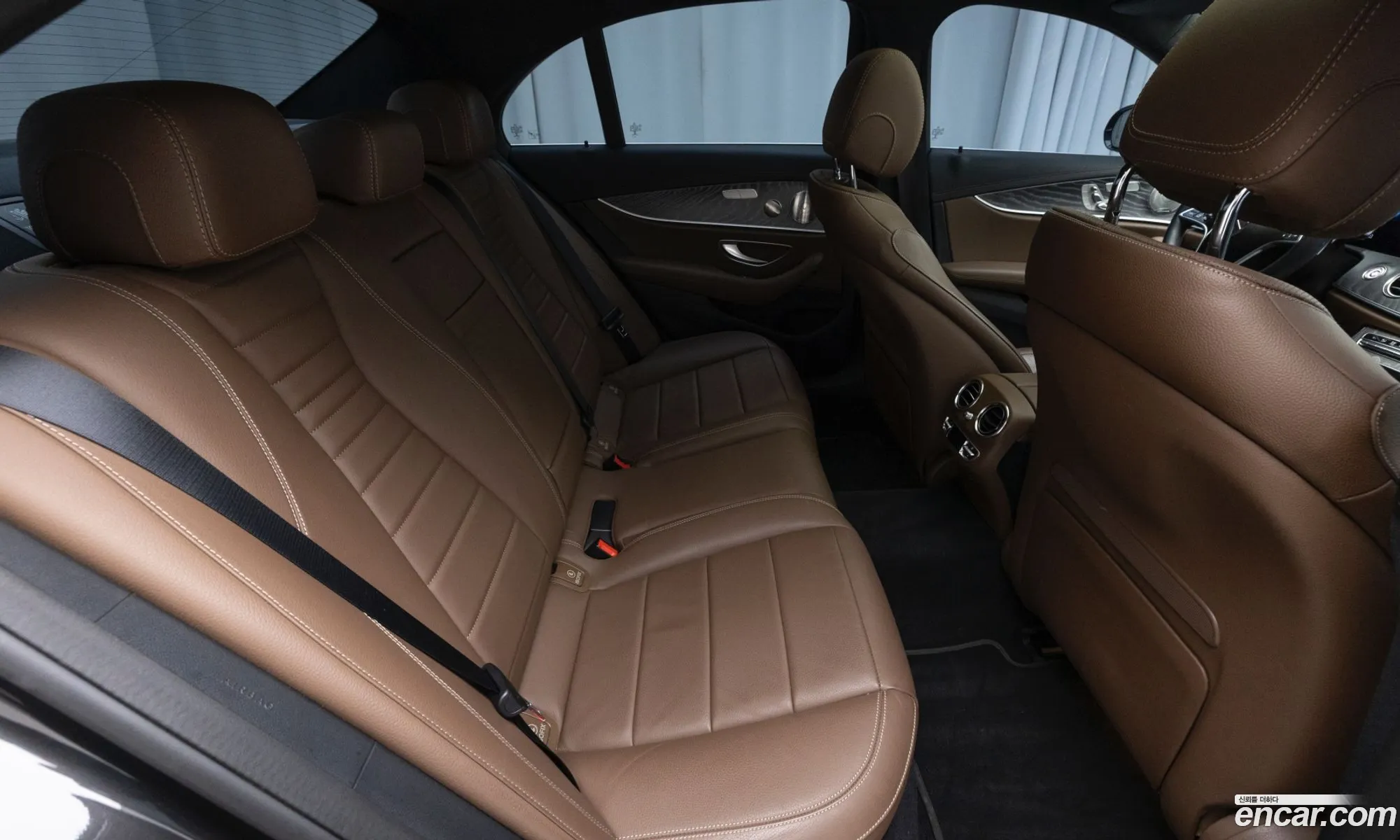 Mercedes-Benz E-Class W213 2022 — 12