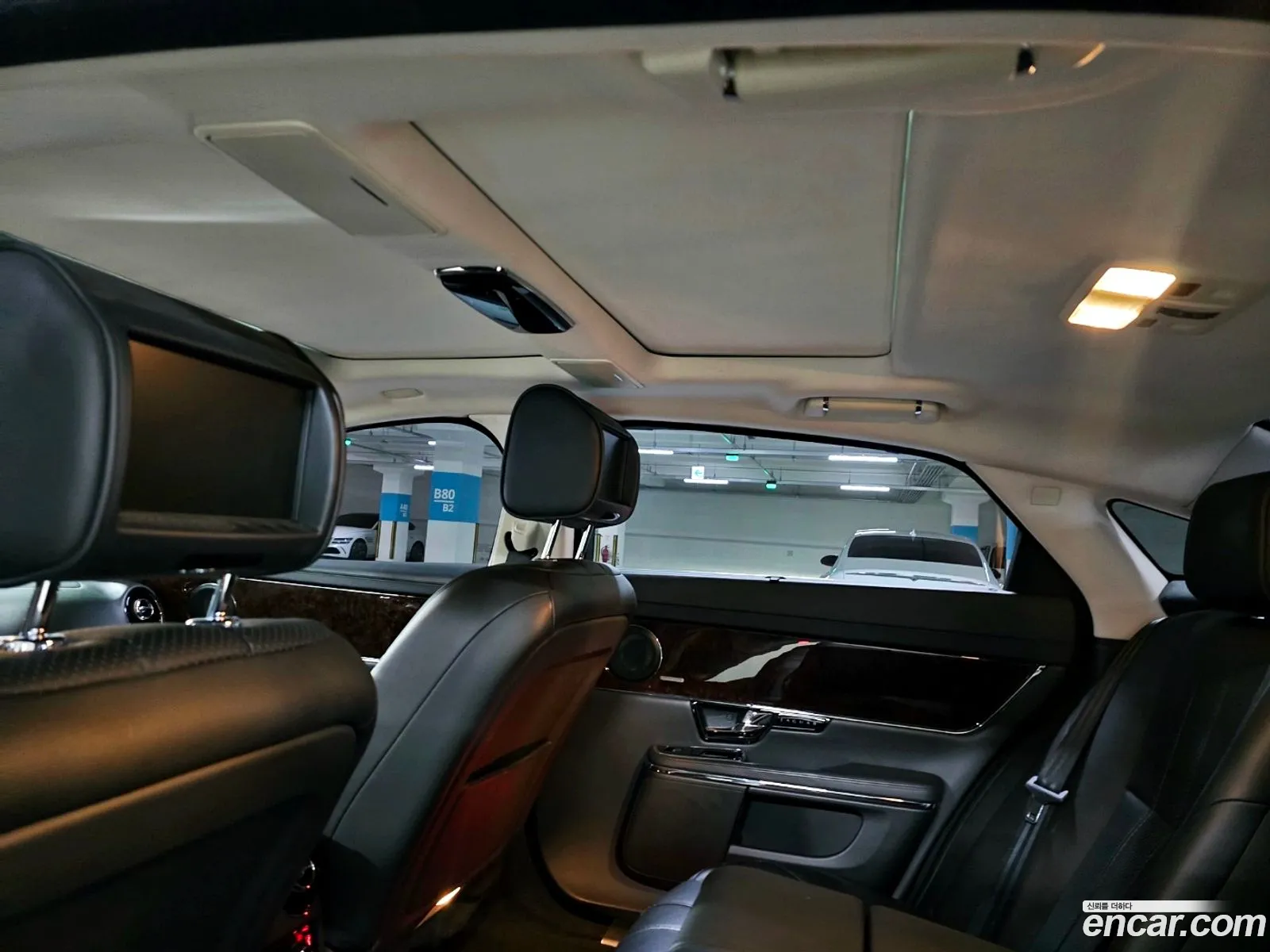 Jaguar XJ 2011 — 18
