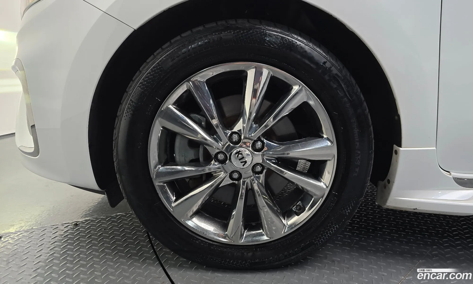 Kia Carnival 2019 — 16