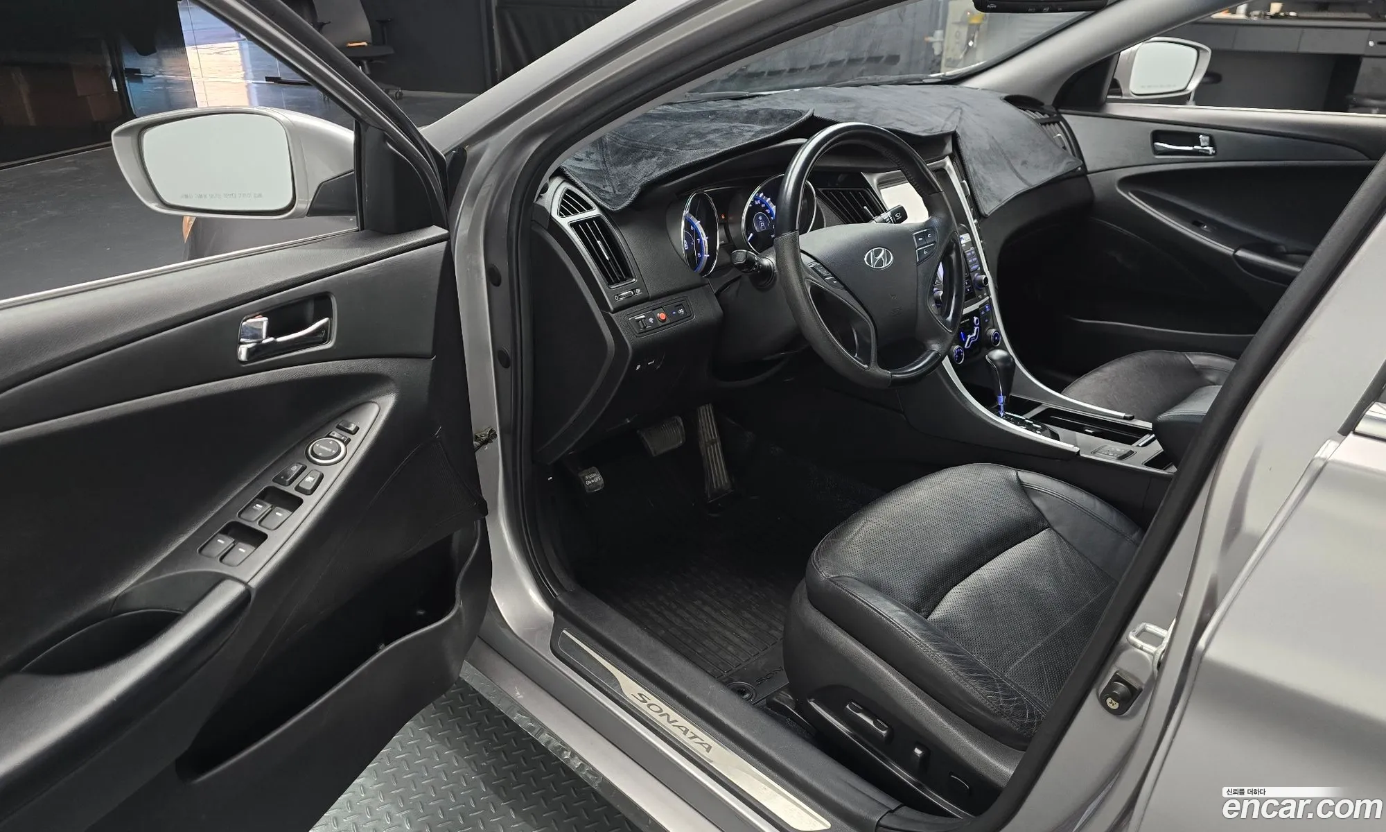 Hyundai YF Sonata 2009 — 4