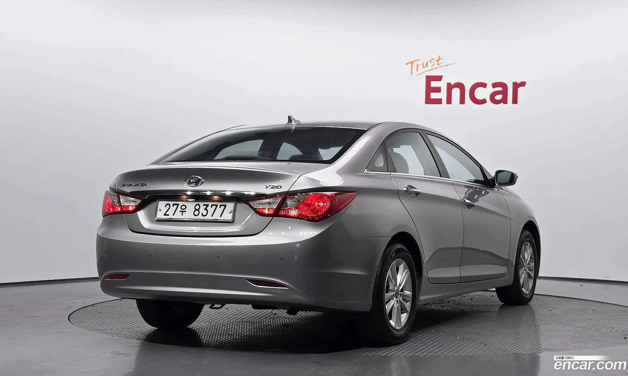 Hyundai YF Sonata 2009 — 13