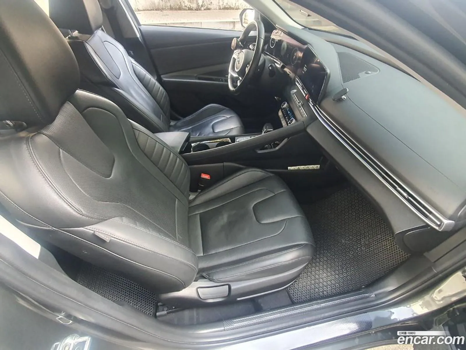 Hyundai Elantra Hybrid 2020 — 5