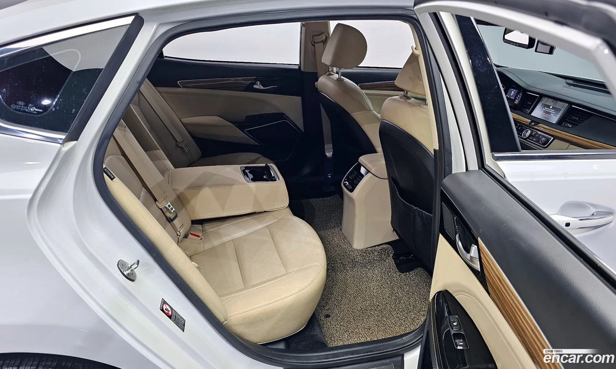 Kia K7 2017 KNALB41ABHA076171 — 7
