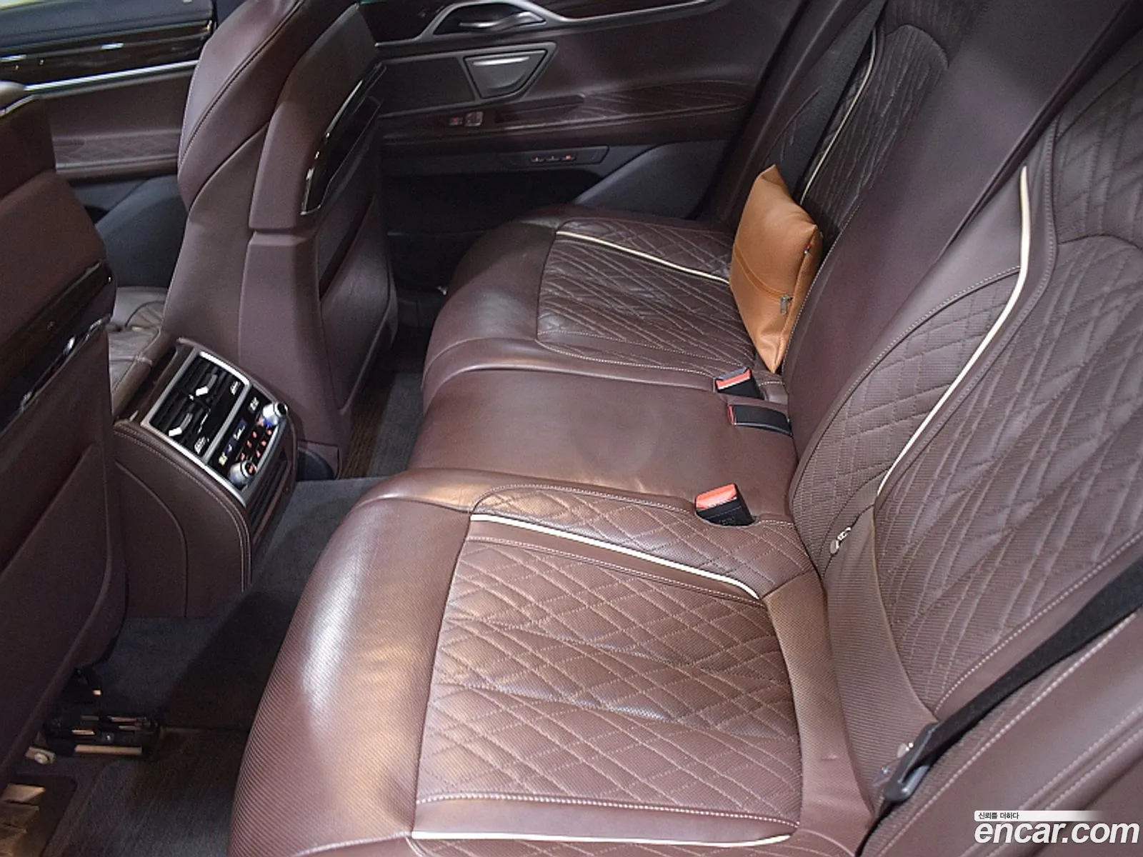 BMW 7 Series 2020 — 10