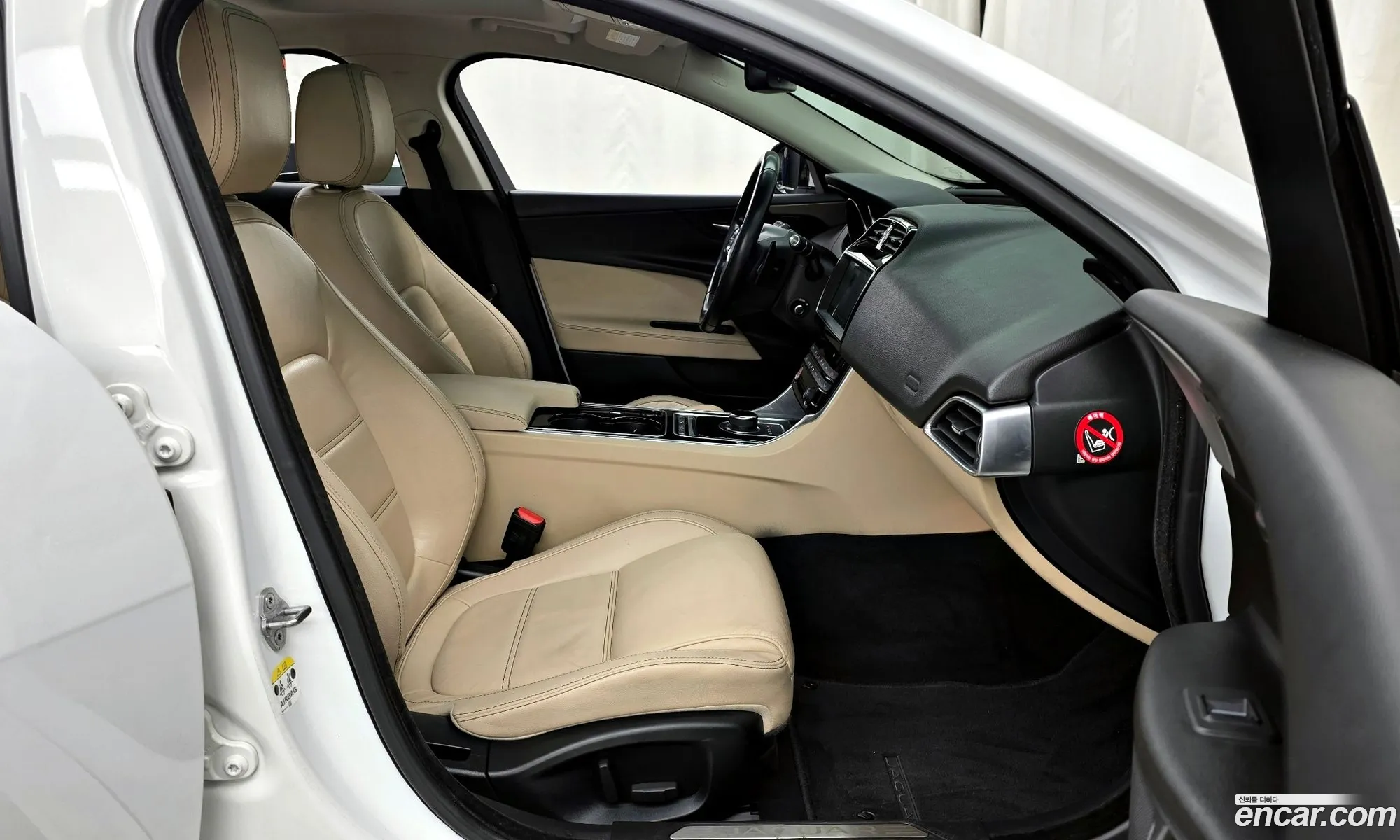 Jaguar XE 2017 SAJAA4BN5HCP06104 — 7