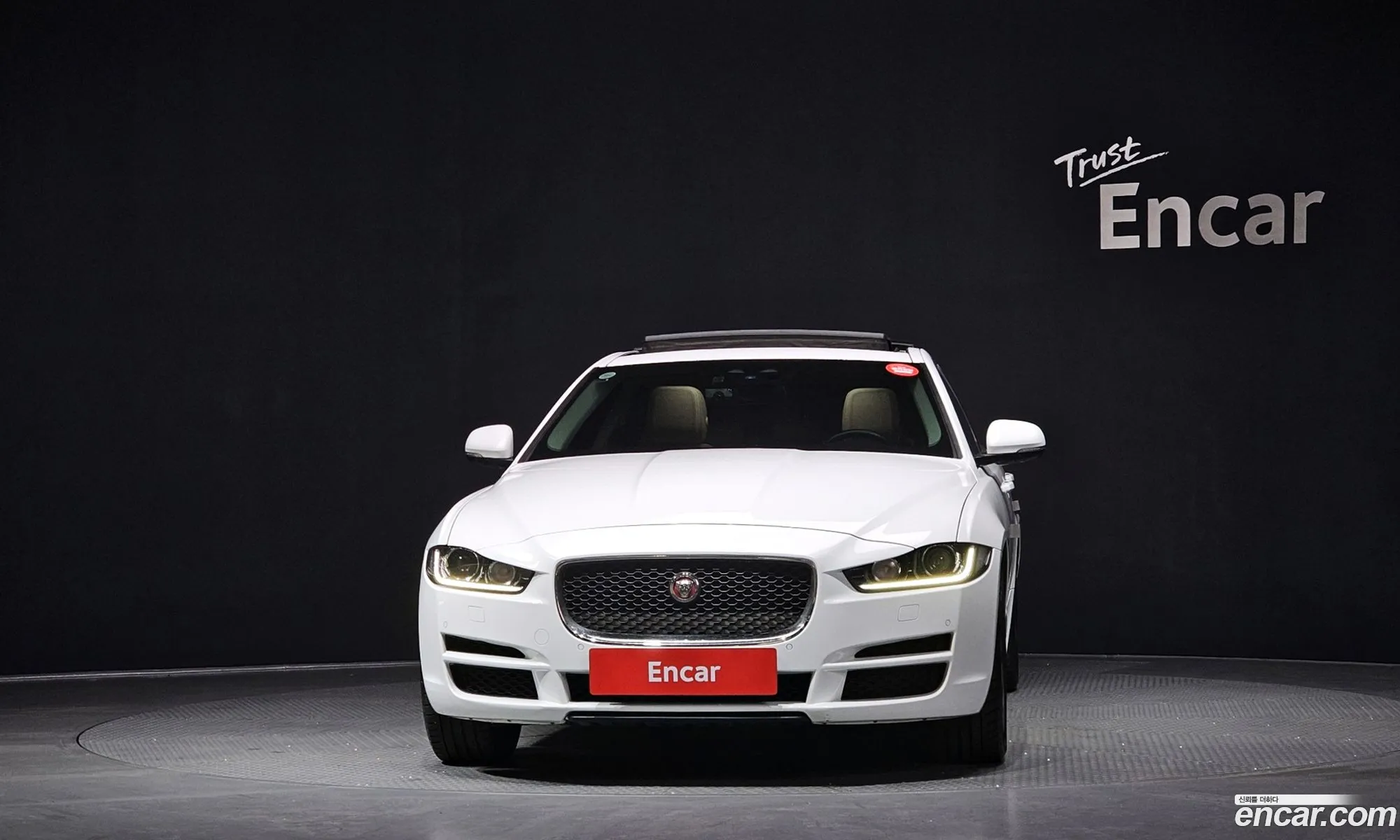 Jaguar XE 2017 SAJAA4BN5HCP06104 — 12