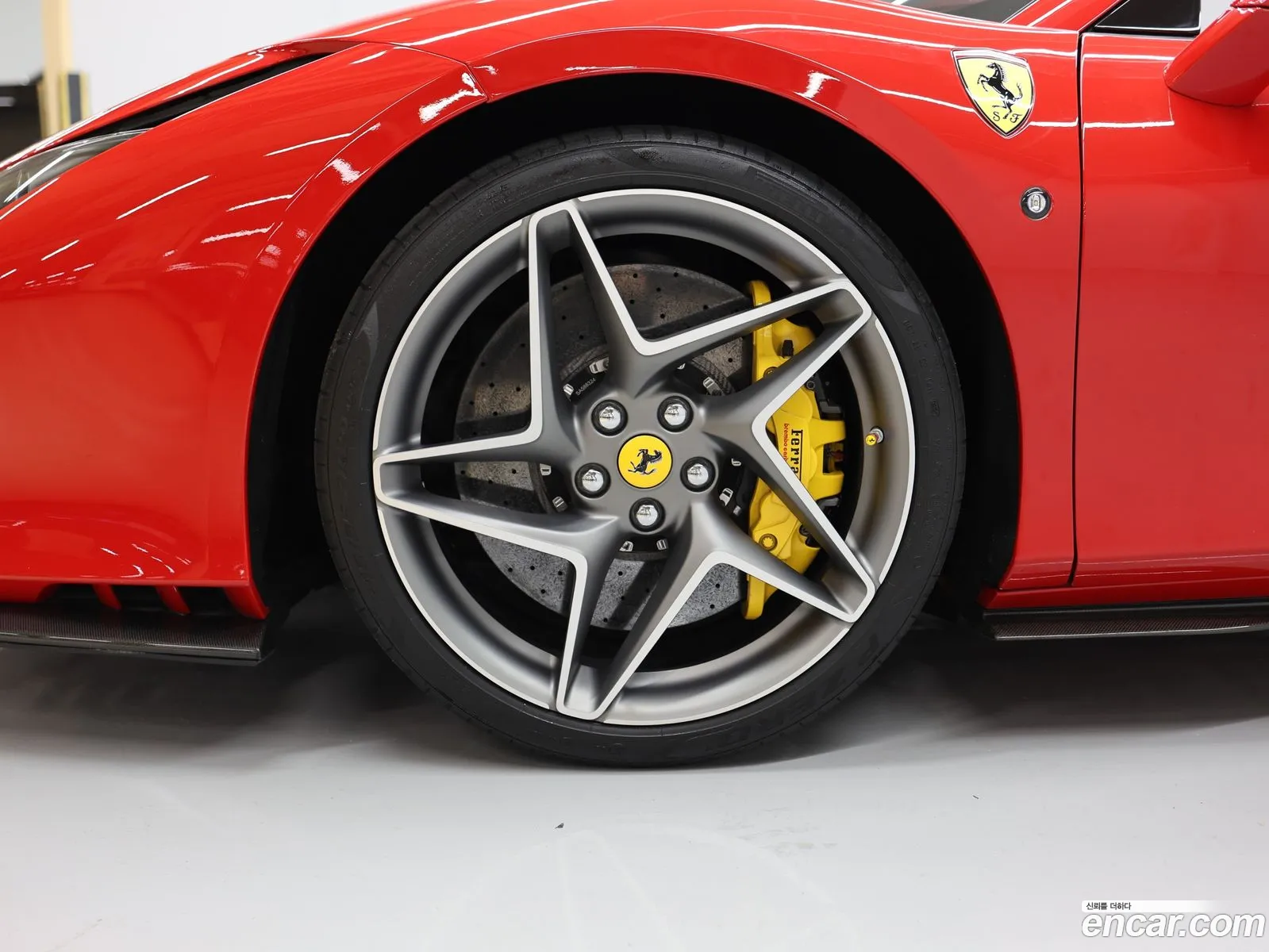 Ferrari F8 Spider 2021 — 12