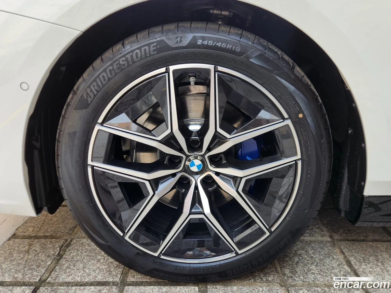 BMW 5 Series 2025 — 19