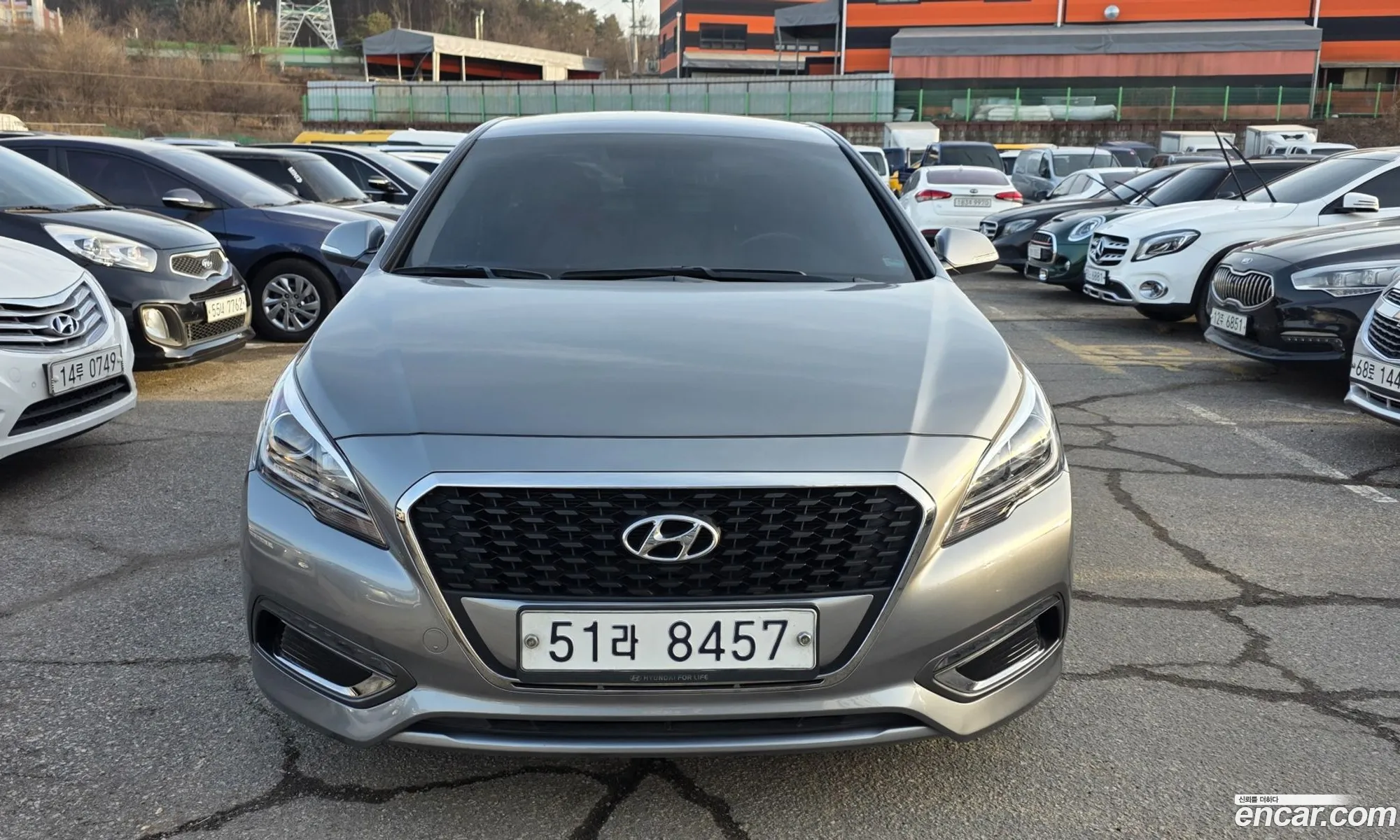 Hyundai LF Sonata Hybrid 2017 — 10