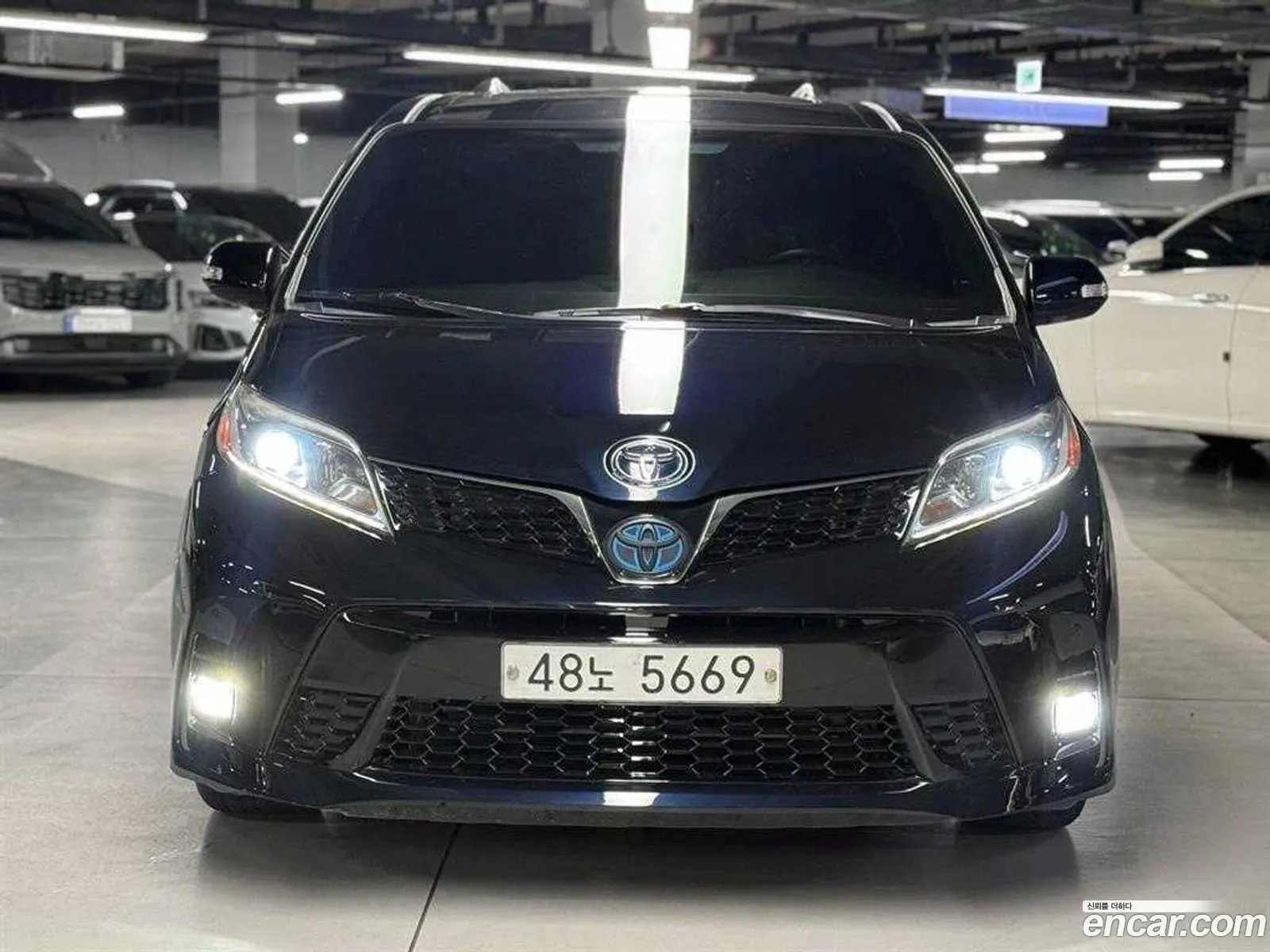 Toyota Sienna 2017 — 2