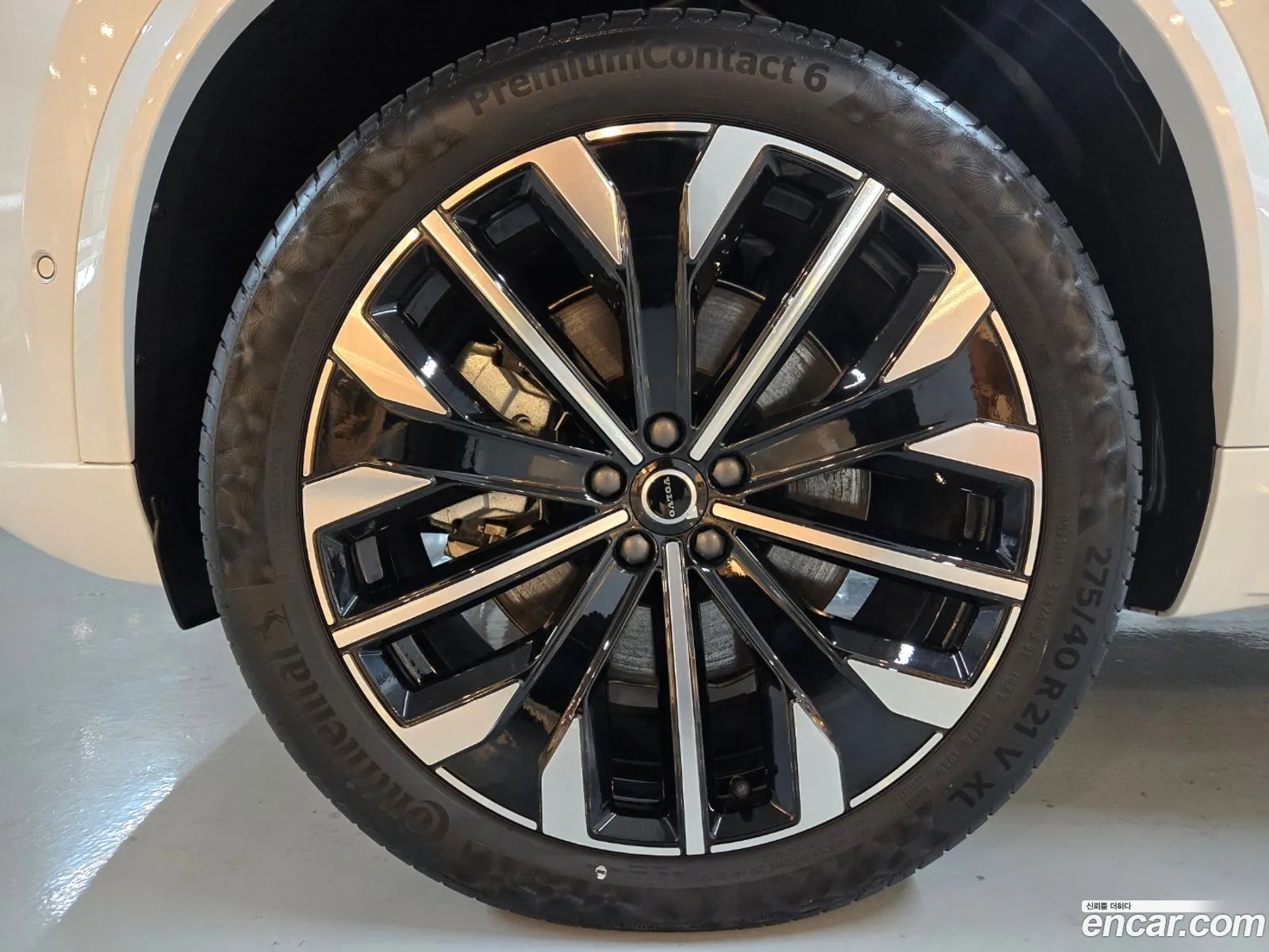 Volvo XC90 2025 — 2