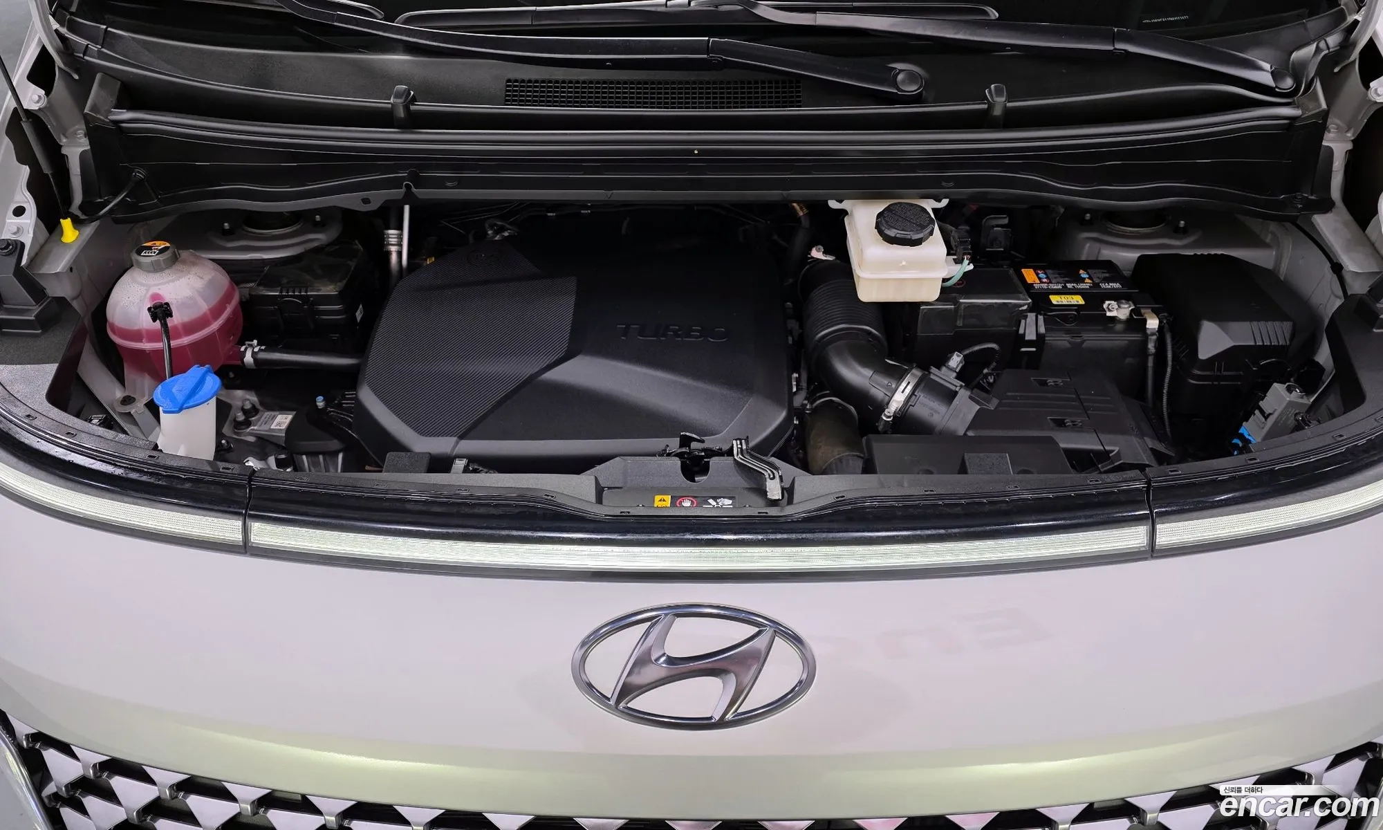 Hyundai Staria 2021 — 16