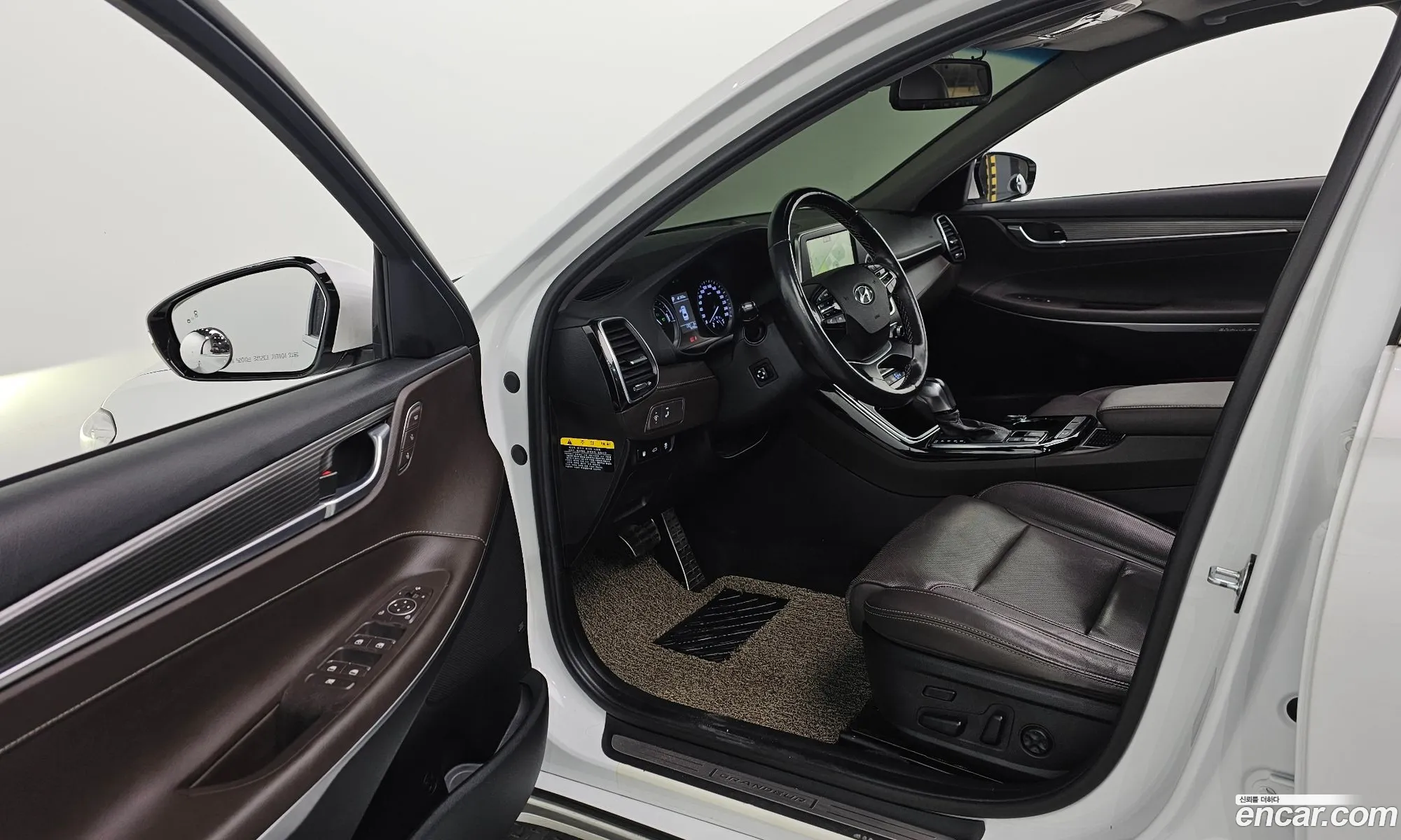 Hyundai Grandeur IG Hybrid 2017 — 12
