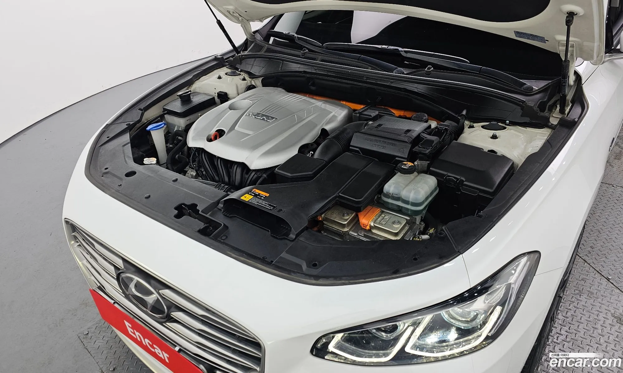 Hyundai Grandeur IG Hybrid 2017 — 3
