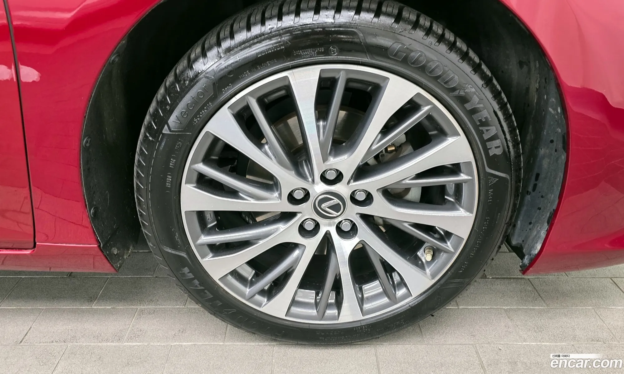 Lexus ES300h 7th Gen 2018 JTHB21B12K2012400 — 4