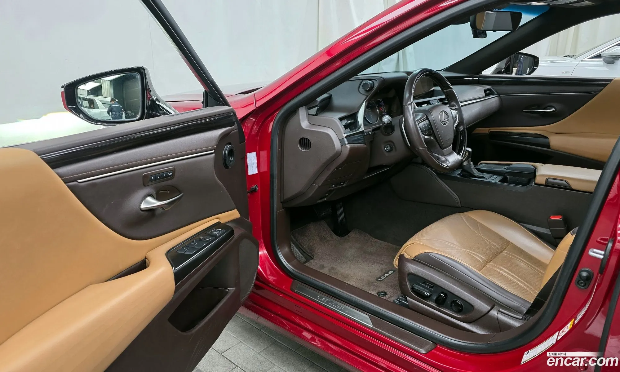 Lexus ES300h 7th Gen 2018 JTHB21B12K2012400 — 14